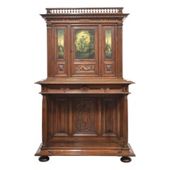 Cabinet sculpté en noyer sur Stand