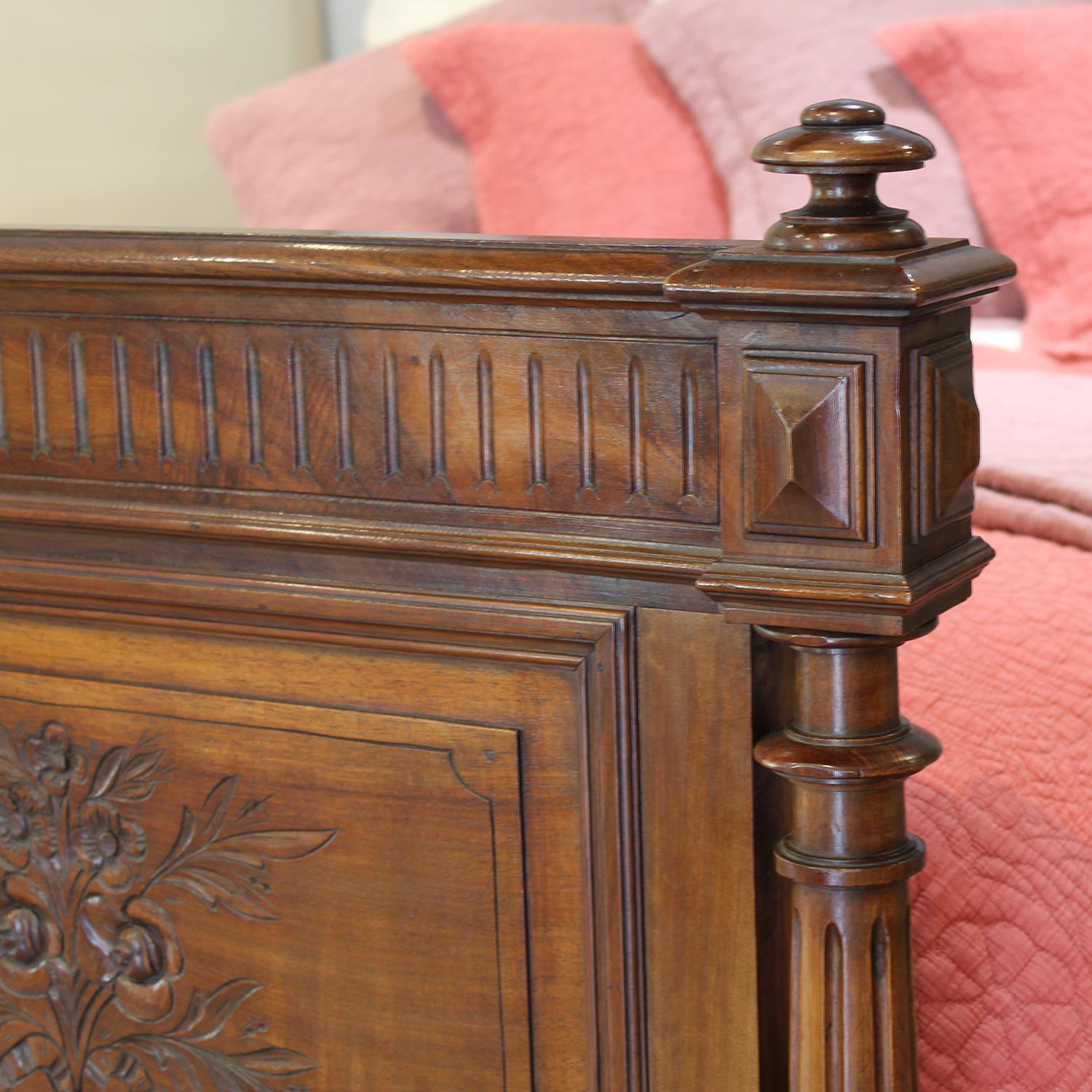 Walnut Carved French Antique Bed, WK204 For Sale 1