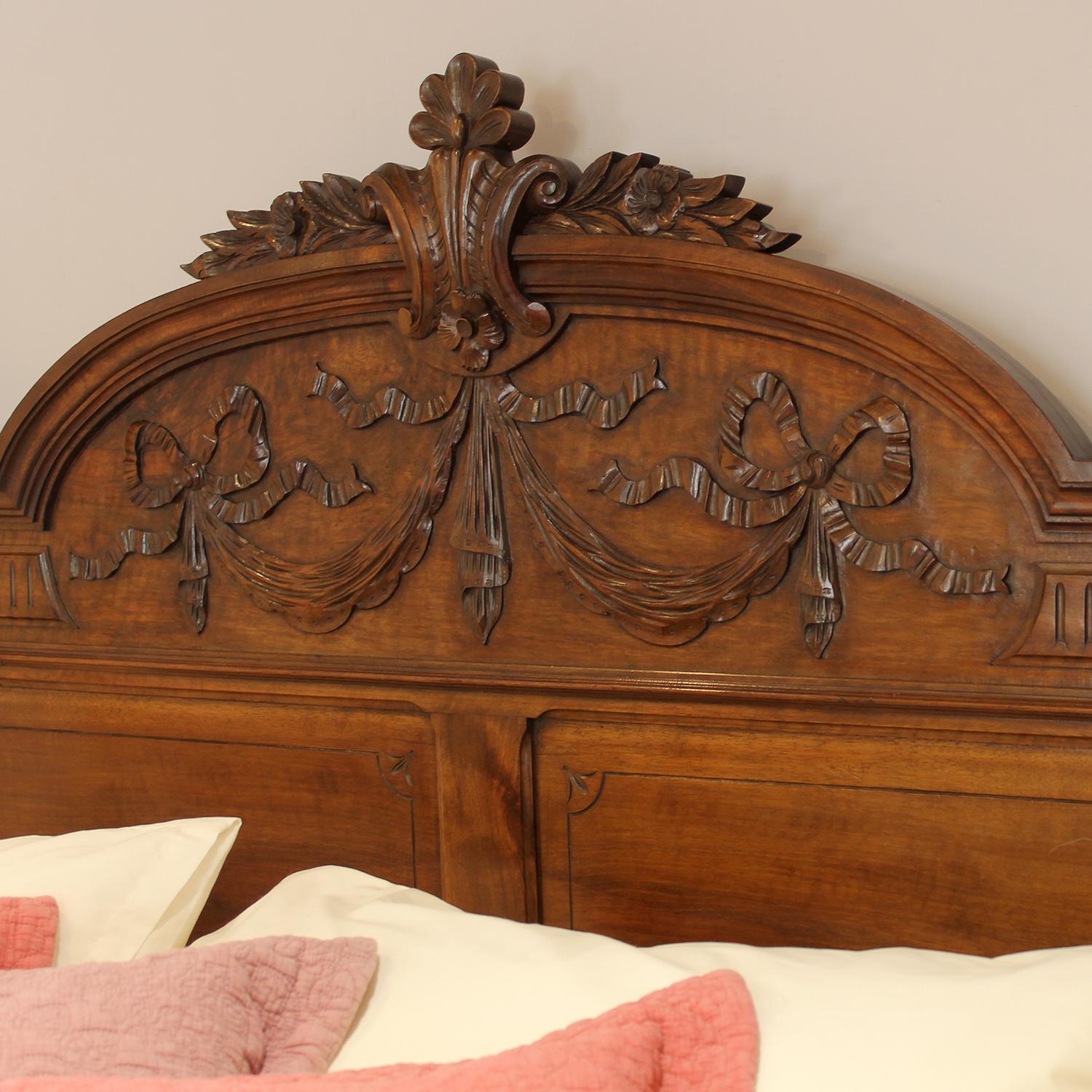 Walnut Carved French Antique Bed, WK204 For Sale 3