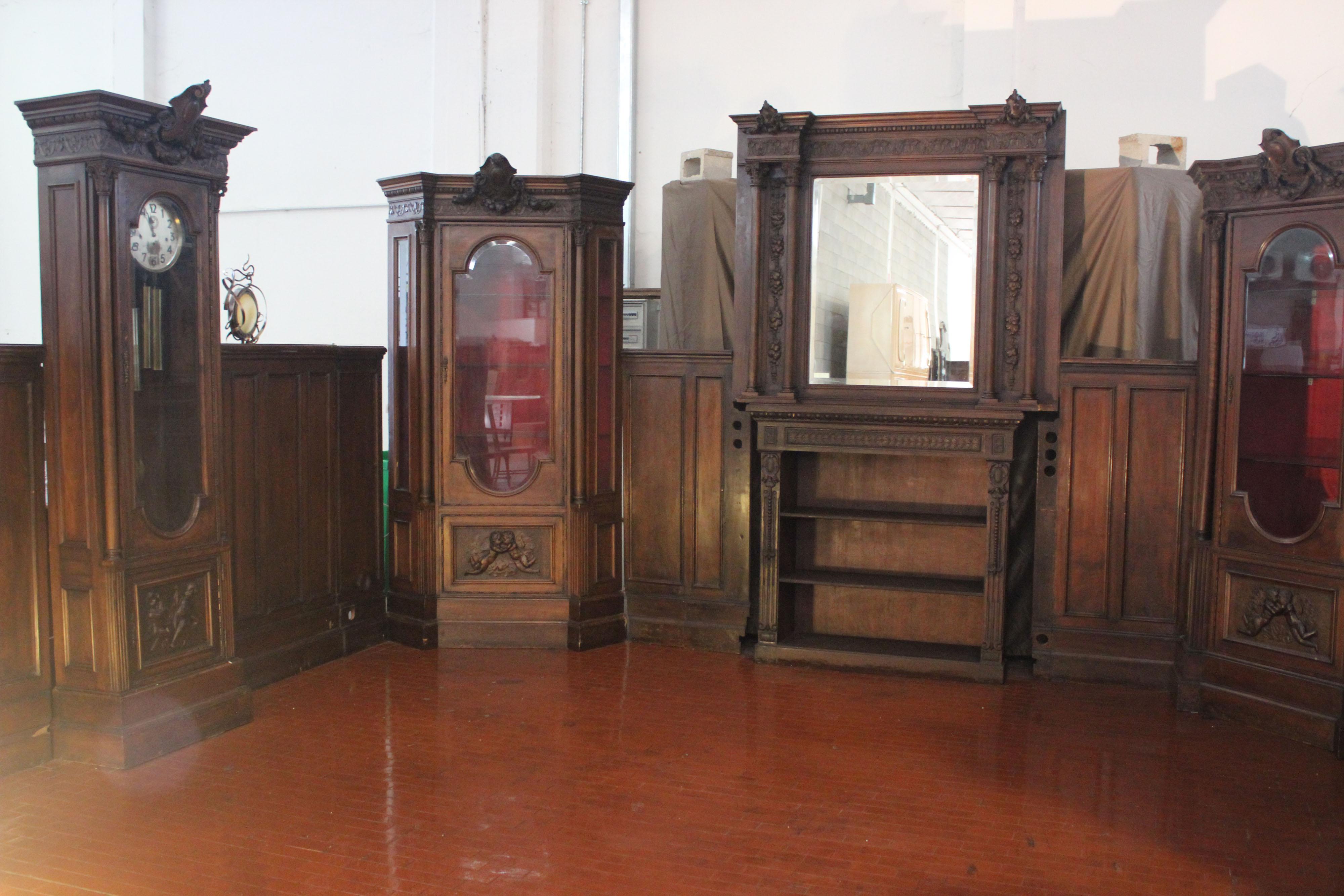 Late 19th Century Walnut Carved Living Room, 19th Century, Set of 17 For Sale