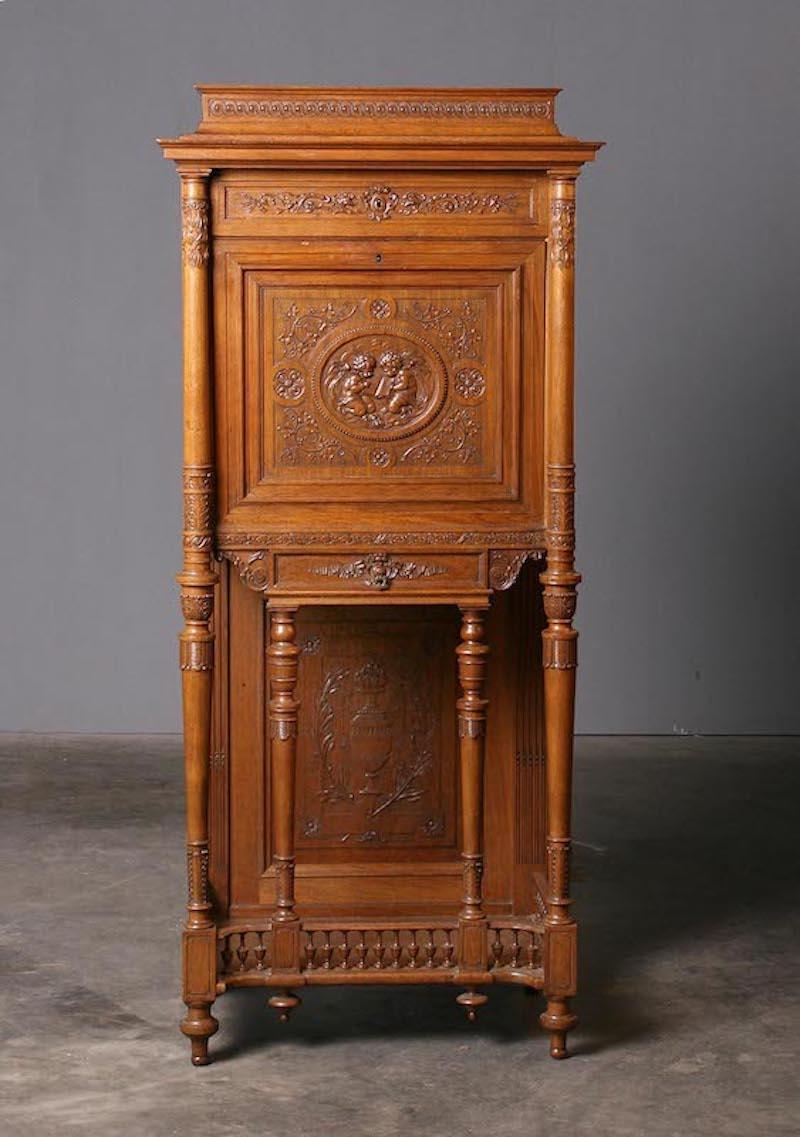Beautiful fine carved secretary desk.
The desk was made by the famous French cabinet maker Honoré Dufin. The secretary is signed on both sides by 'Bonjour'. This Bonjour took over the business from Dufin at the end of the 19th