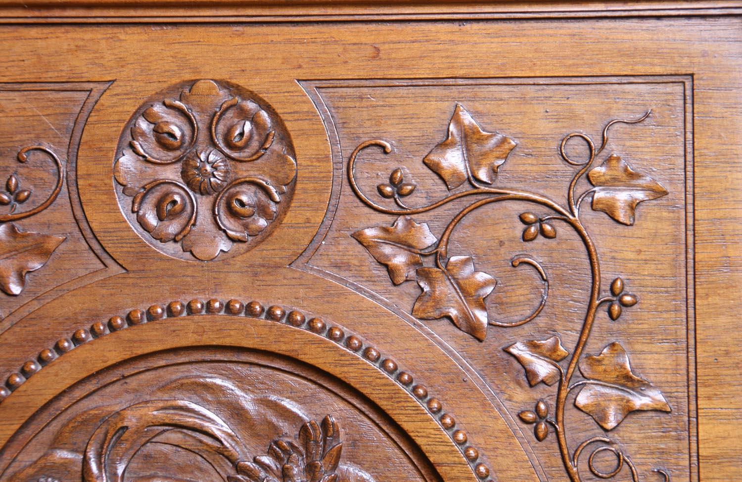 Walnut Carved Secretaire Desk from H. Dufin, France, 19th Century For Sale 3