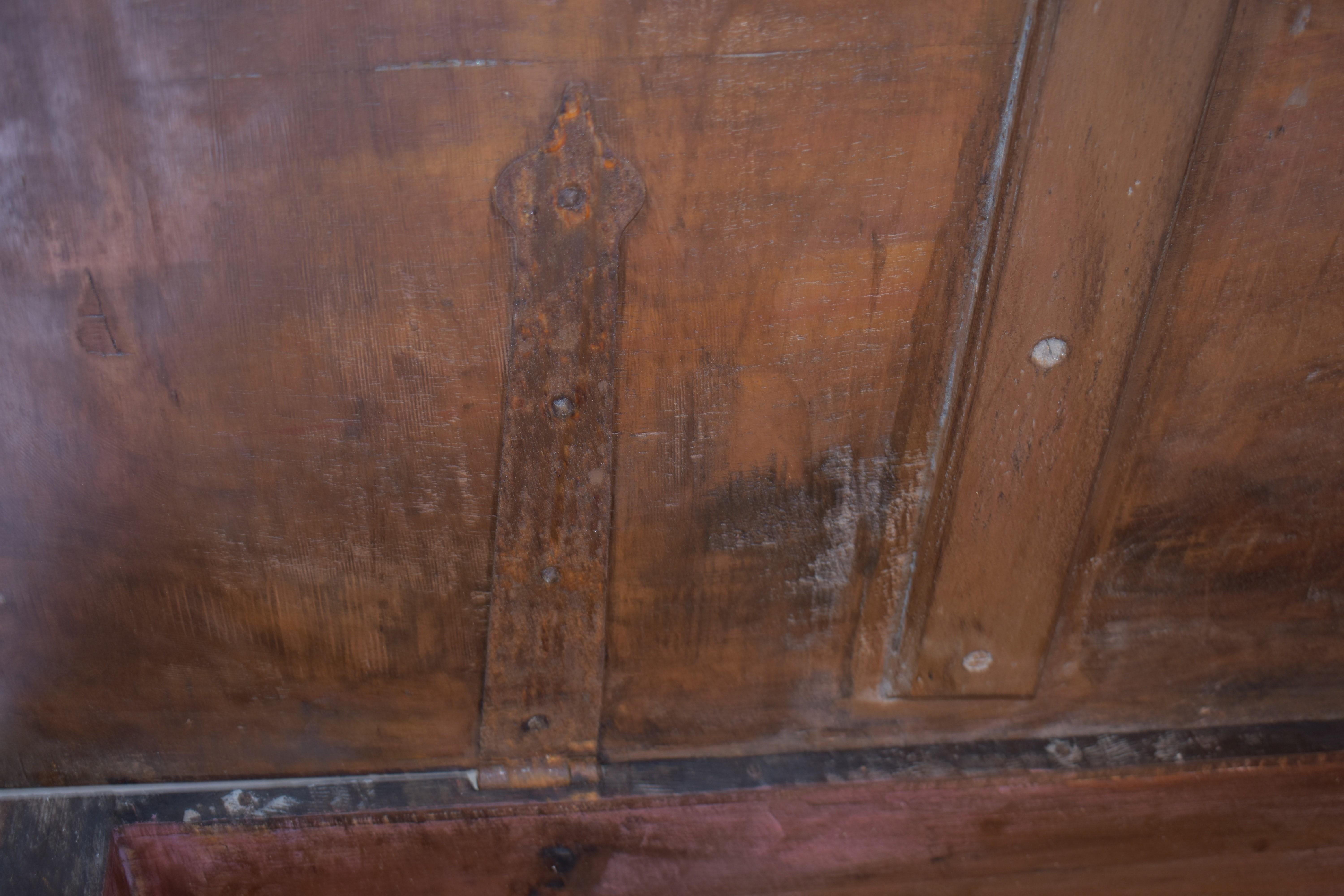 Walnut cassone with carved front For Sale 5