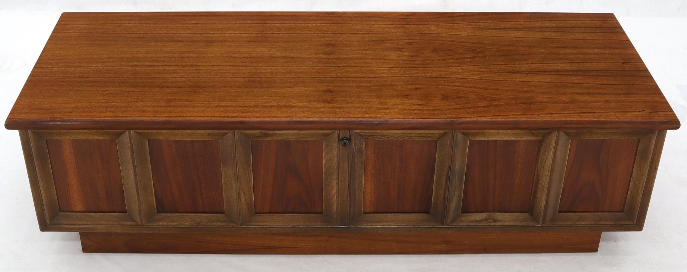 American Walnut Cedar Lined Mid-Century Modern Hope Chest by Lane For Sale