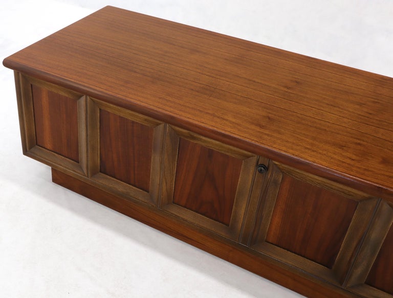 Walnut Cedar Lined MidCentury Modern Hope Chest by Lane For Sale at