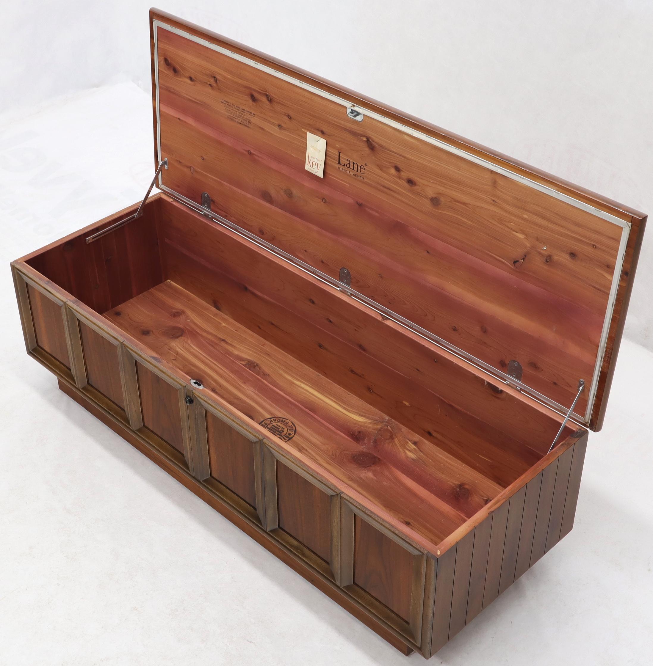 20th Century Walnut Cedar Lined Mid-Century Modern Hope Chest by Lane For Sale