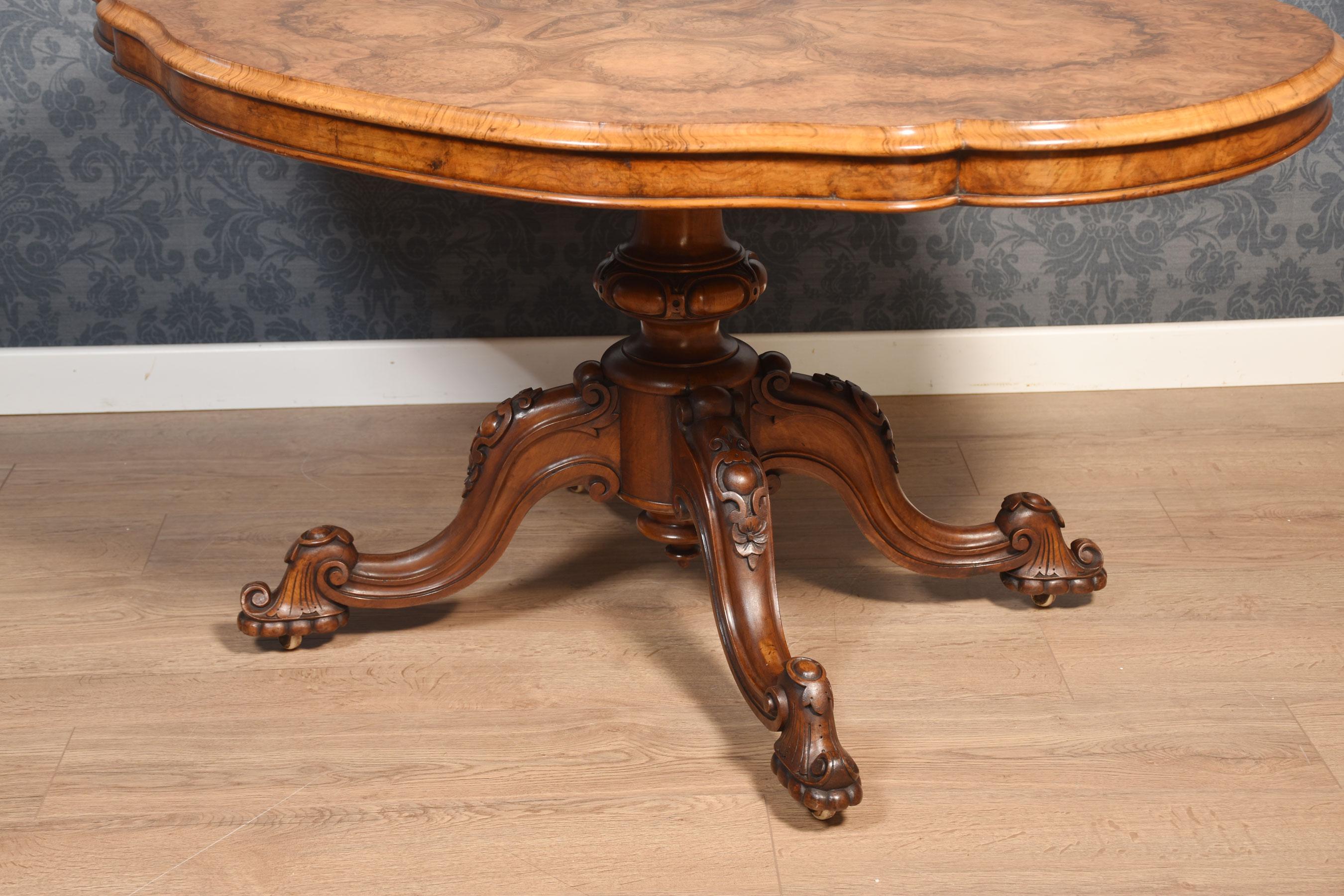 19th Century Walnut center table For Sale