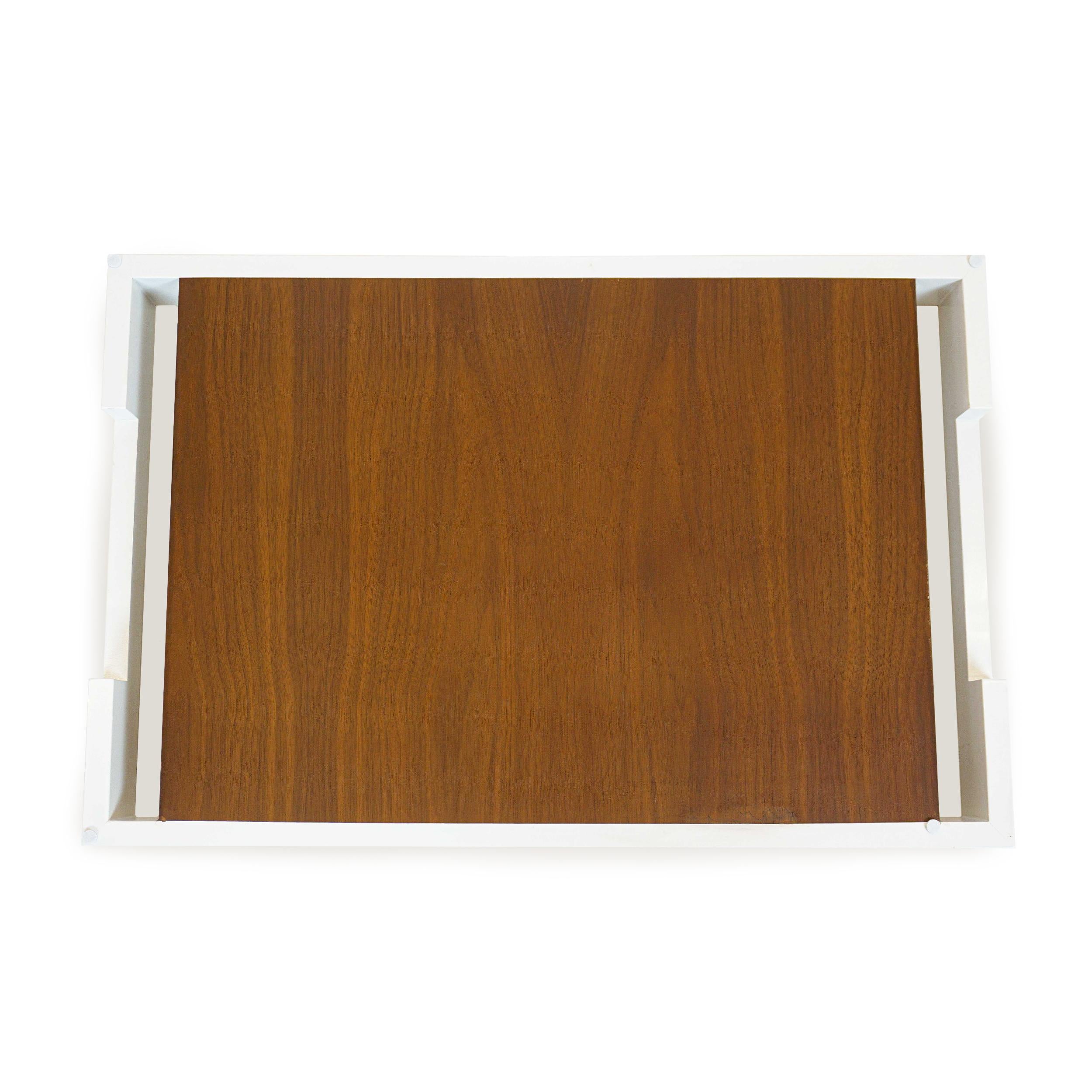Walnut Center Tray with White Lacquer Exterior In New Condition For Sale In Greenwich, CT