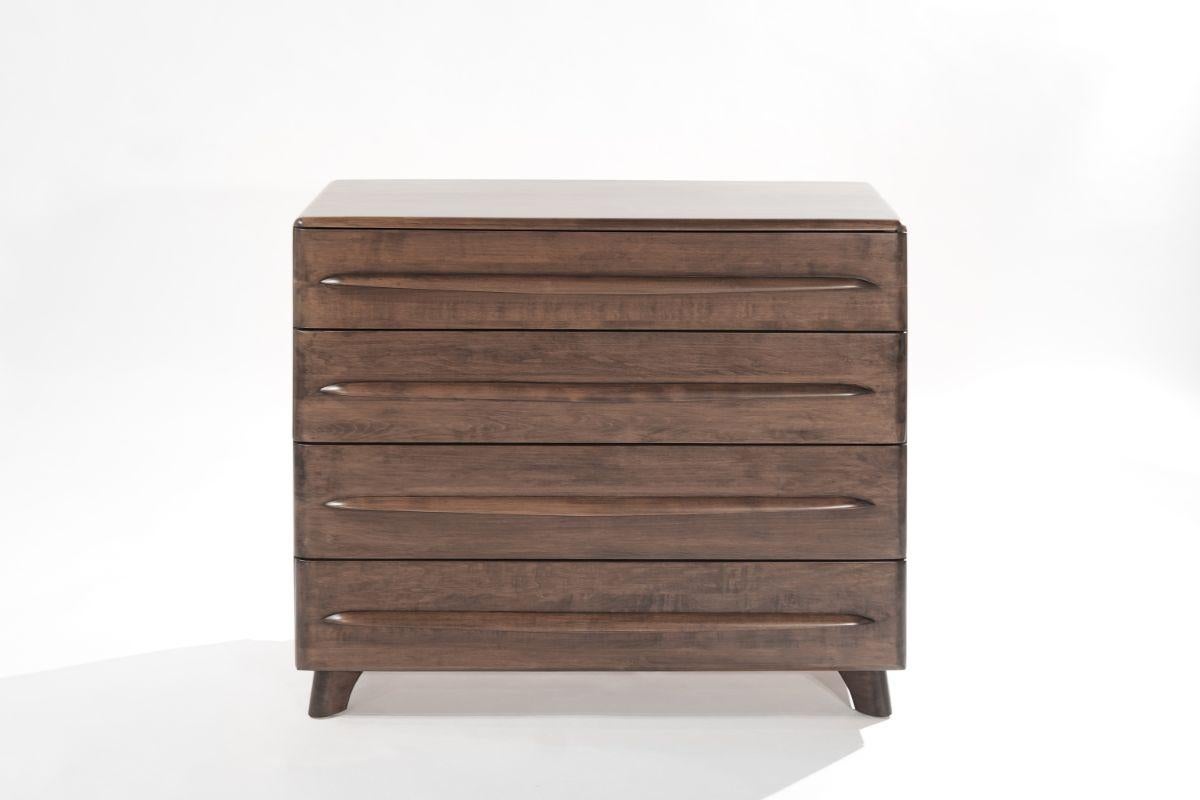 Walnut chest of drawers by the Iconic Mid-Century Modern Company, Heywood-Wakefield, circa 1950-1959.
Completely restored in our organic, scratch-water-resistant satin finish. Featuring four large drawers, proving ample storage.

Other designers
