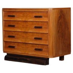 Walnut chest of drawers, 20th-century piece