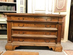 Walnut chest of drawers, bedroom chest of drawers, central Italy