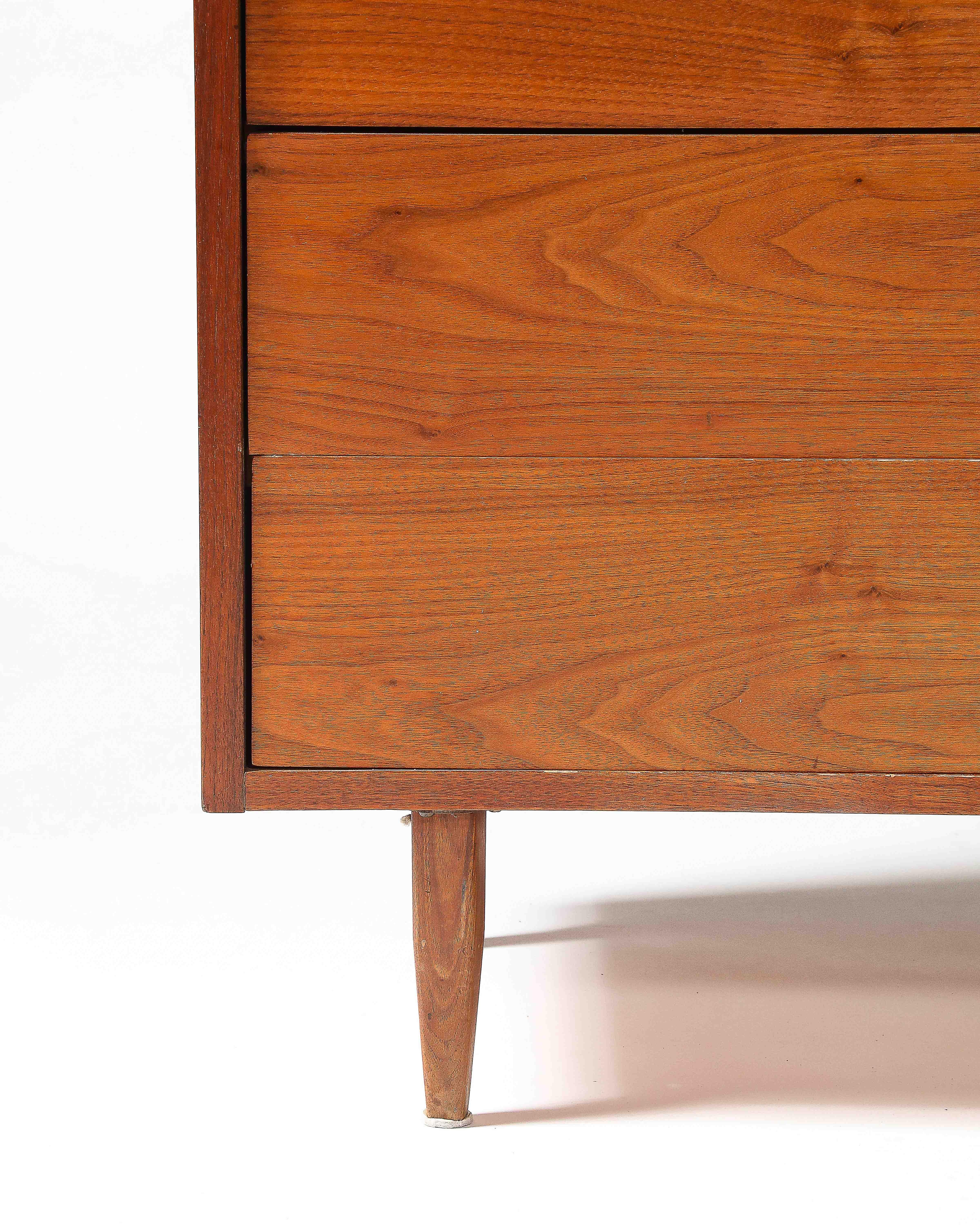 Kommode aus Nussbaumholz, Vereinigte Staaten, um 1950 im Angebot 5