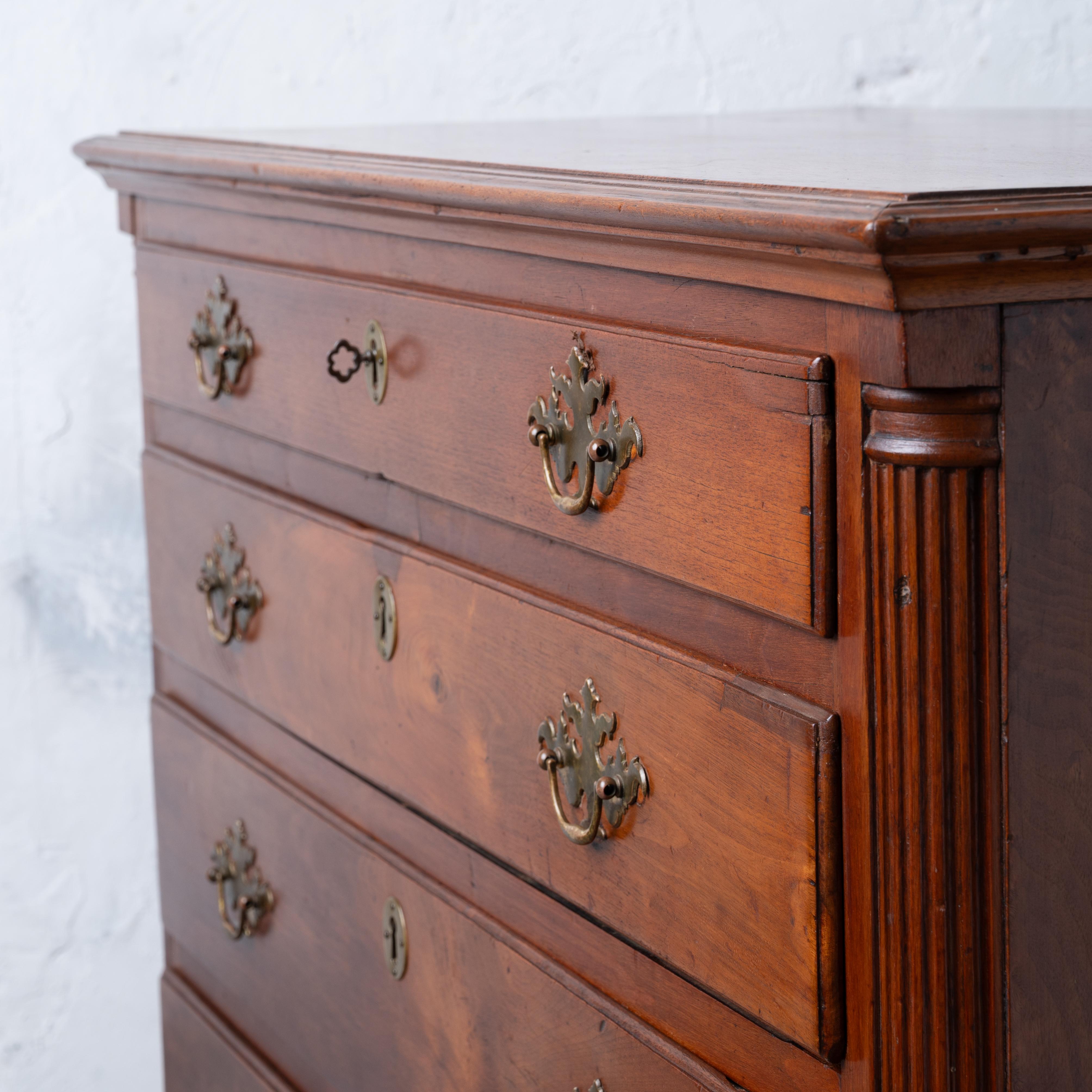 Chippendale-Truhe aus Nussbaum, Pennsylvania, 18. Jahrhundert (Walnuss) im Angebot
