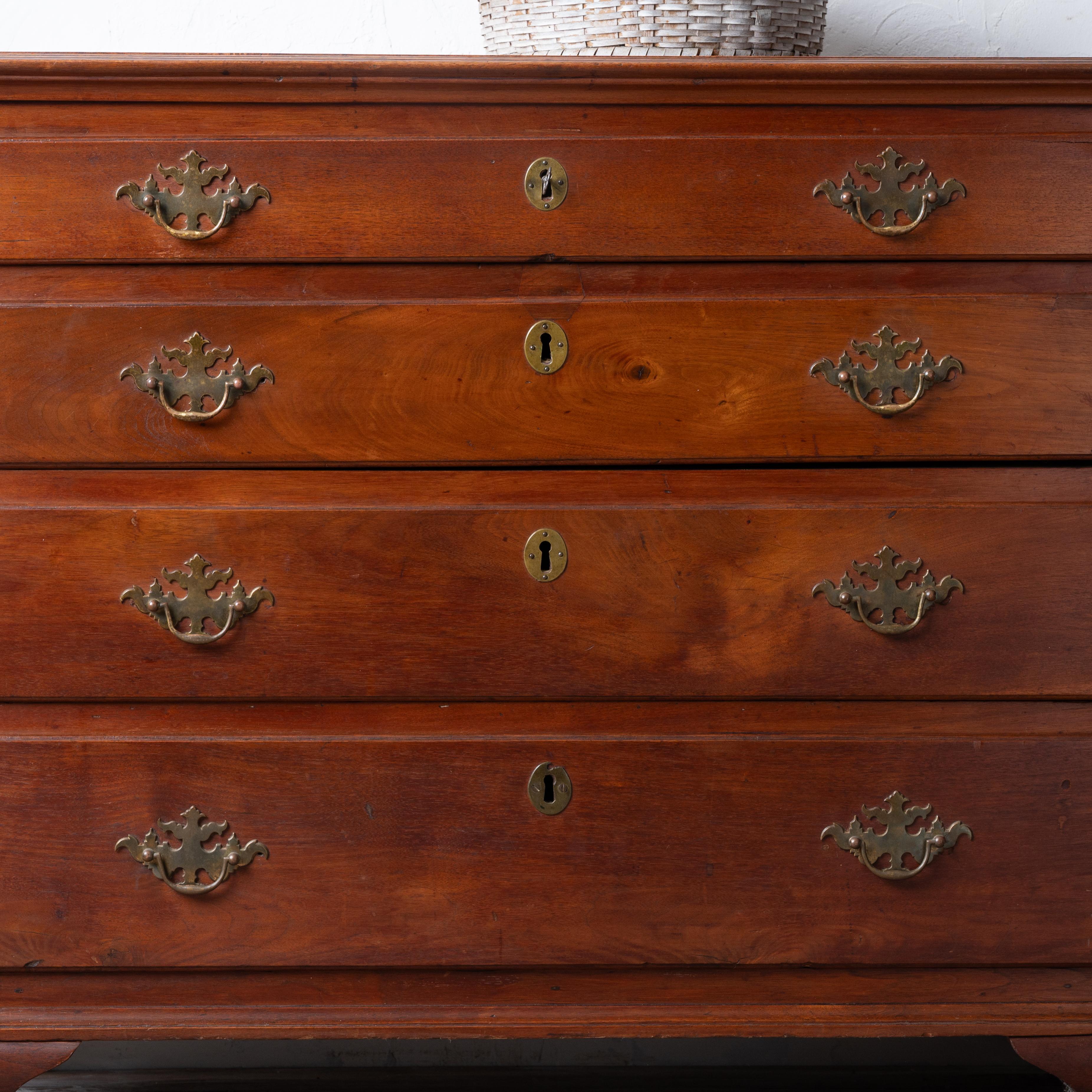 Chippendale-Truhe aus Nussbaum, Pennsylvania, 18. Jahrhundert im Angebot 3