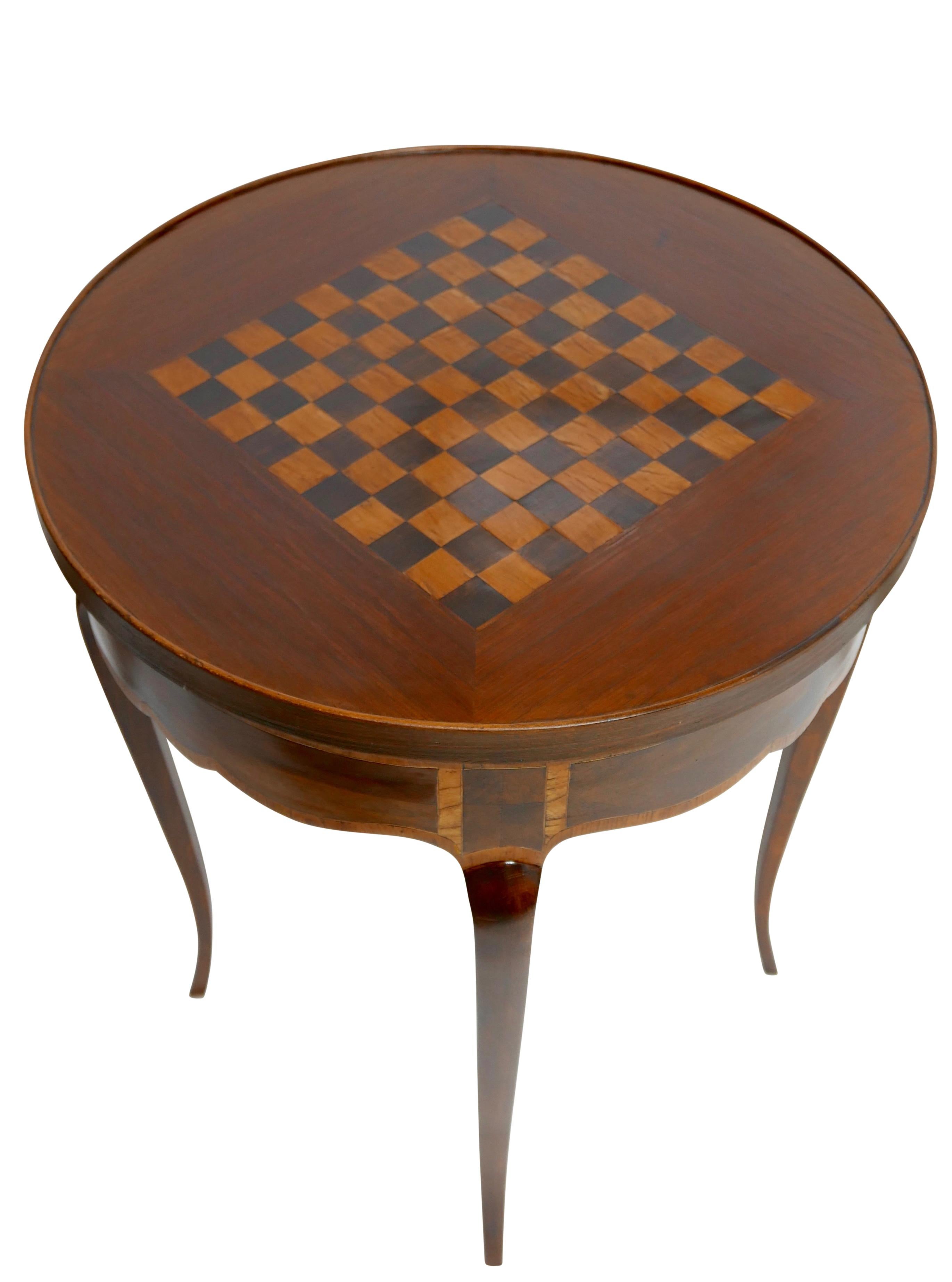 Walnut Circular Tric Trac Game Table with Fruitwood Inlay, Mid-19th Century 3