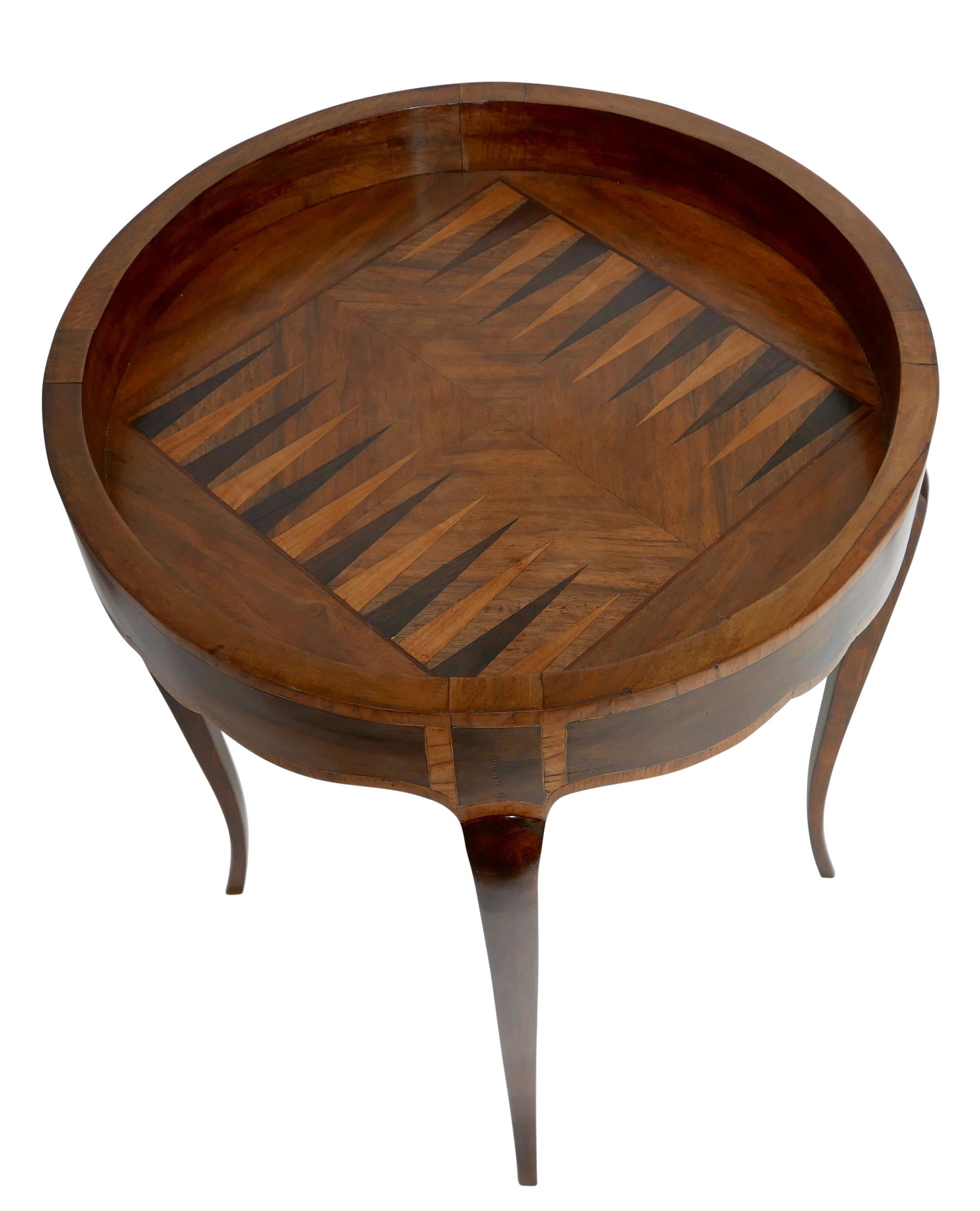 Walnut Circular Tric Trac Game Table with Fruitwood Inlay, Mid-19th Century 4