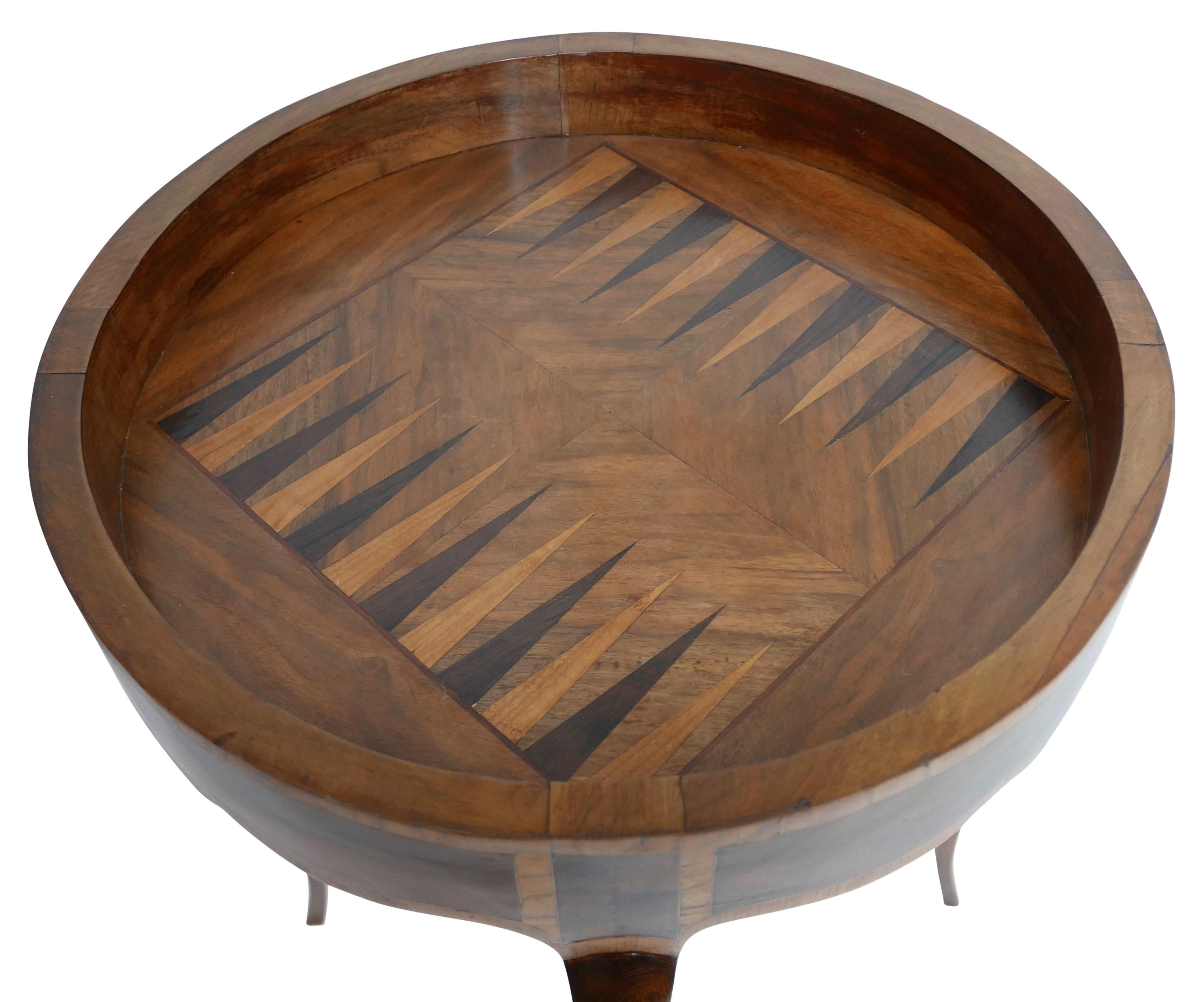 Walnut Circular Tric Trac Game Table with Fruitwood Inlay, Mid-19th Century 5
