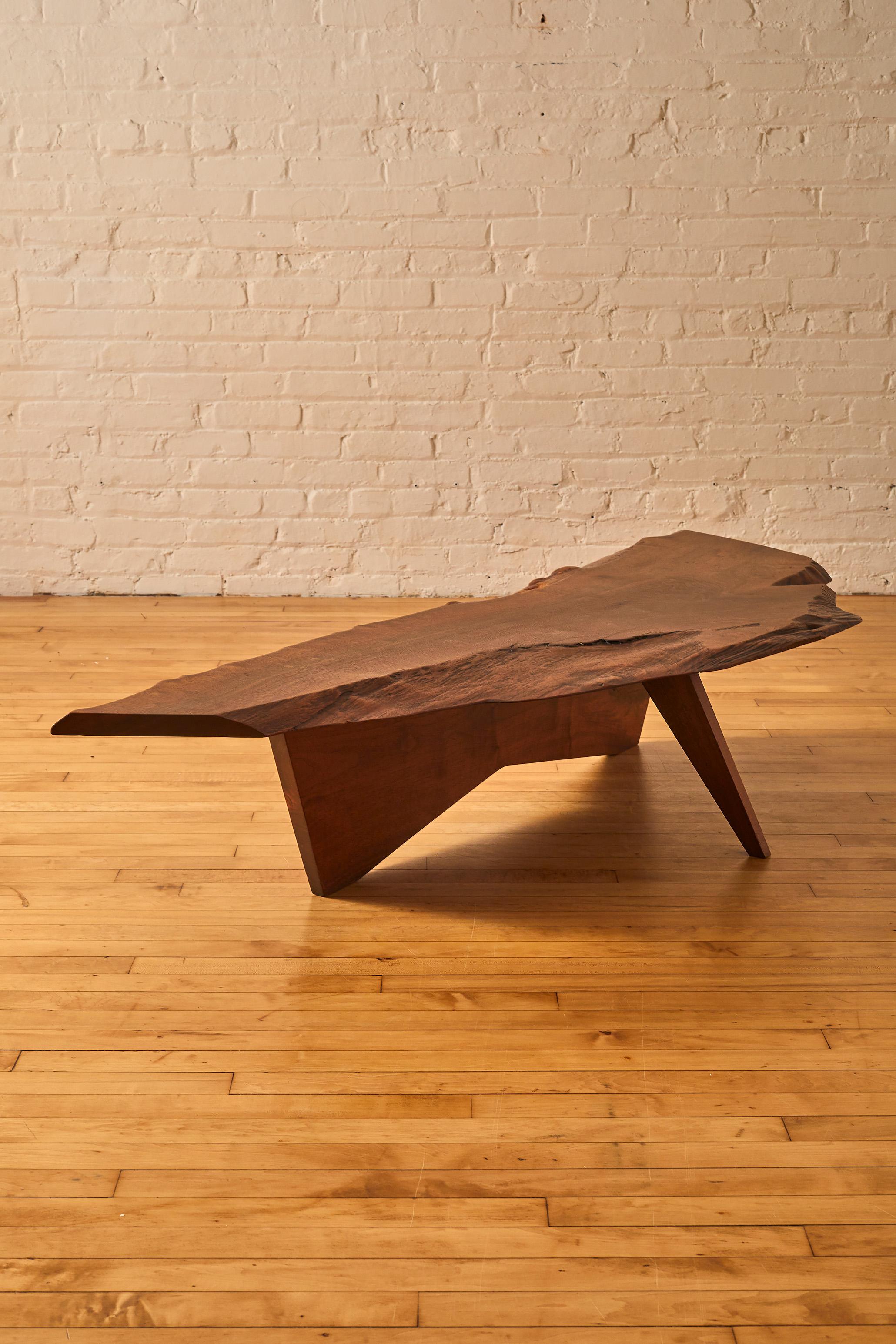 Walnut Coffee Table by George Nakashima In Good Condition For Sale In Long Island City, NY