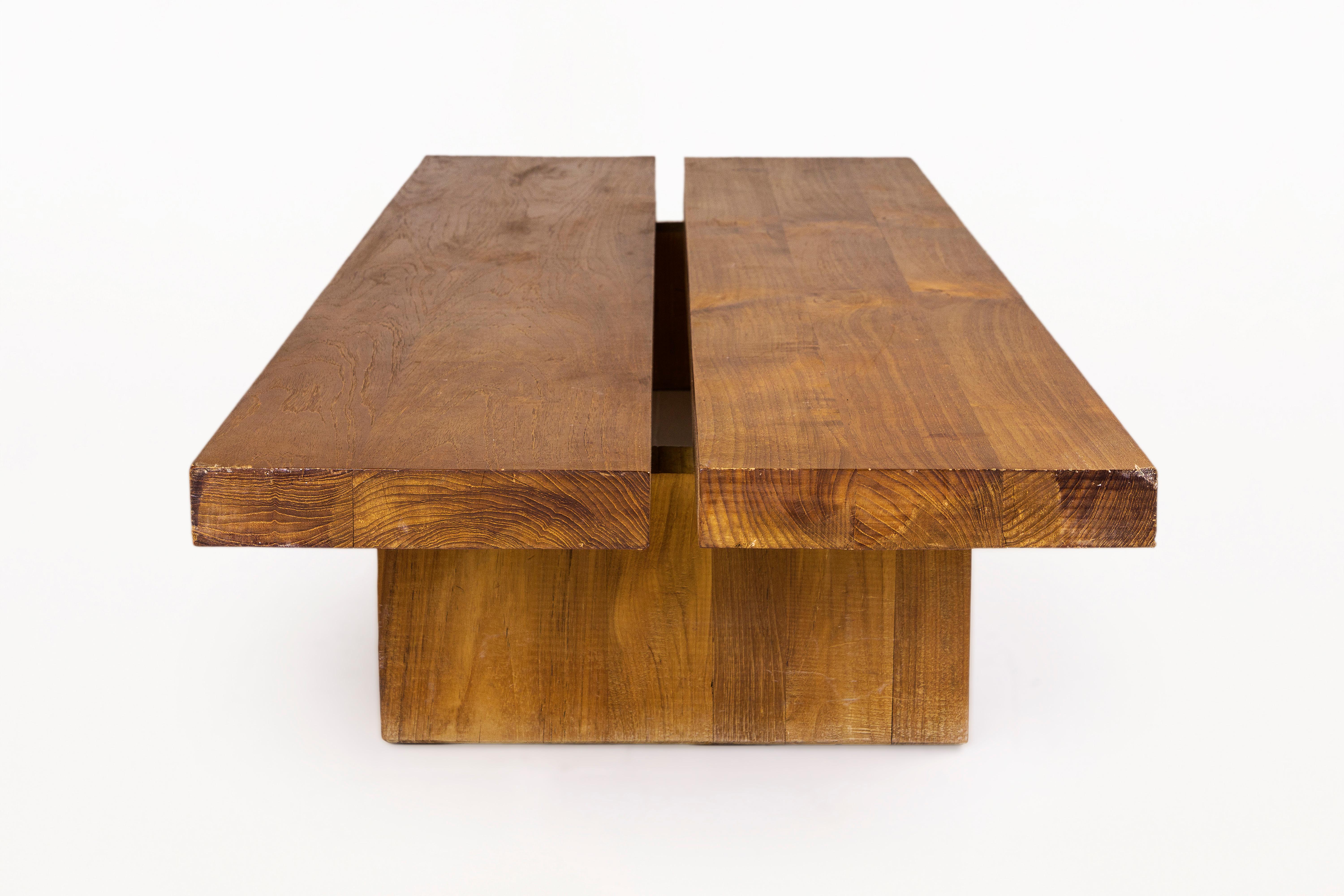 Walnut coffee table
tabletop divided in two long pieces, simulating two parallel rectangles.
circa 1960, France
Very good vintage condition.