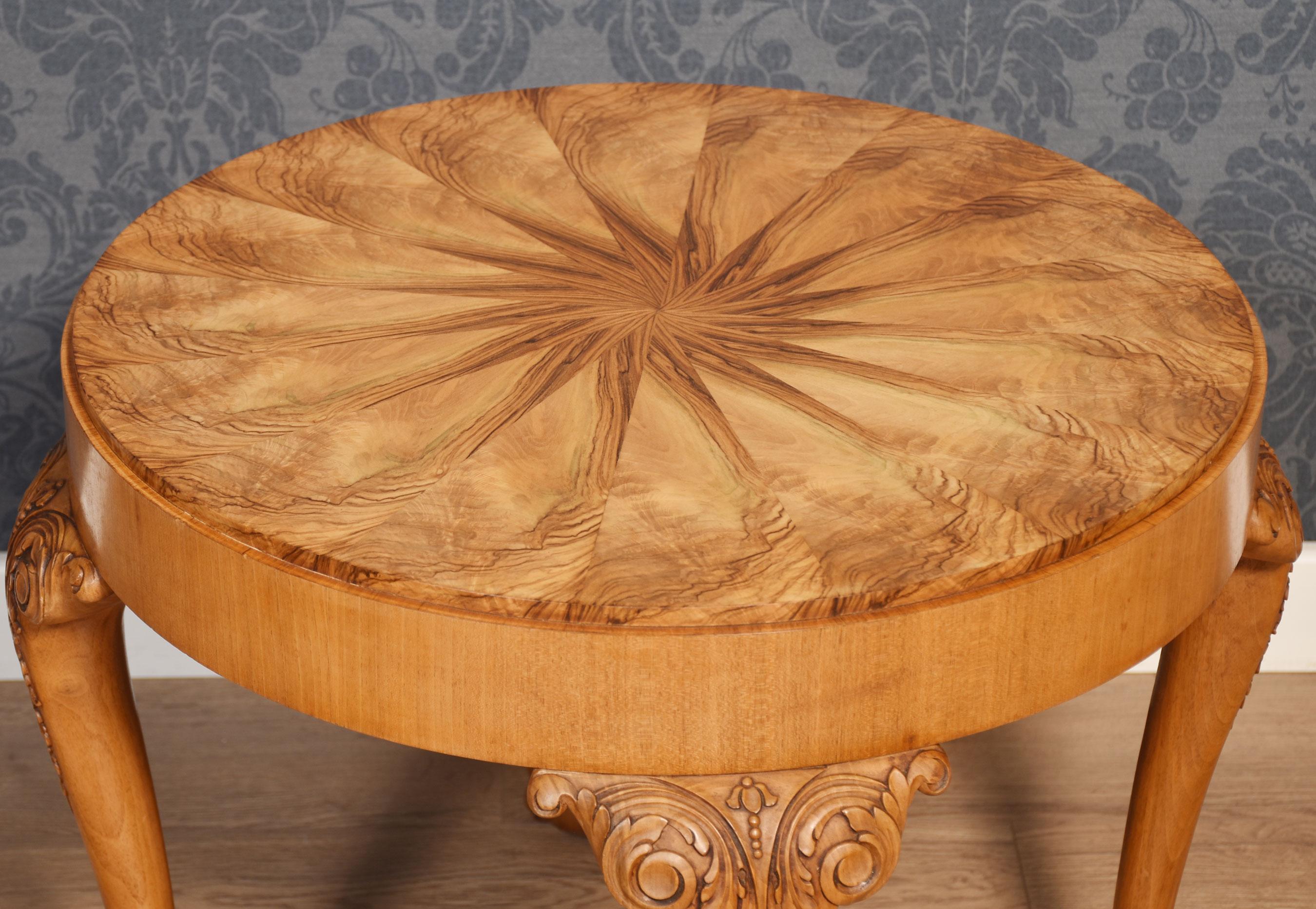 Table basse en noyer Bon état - En vente à Cheshire, GB