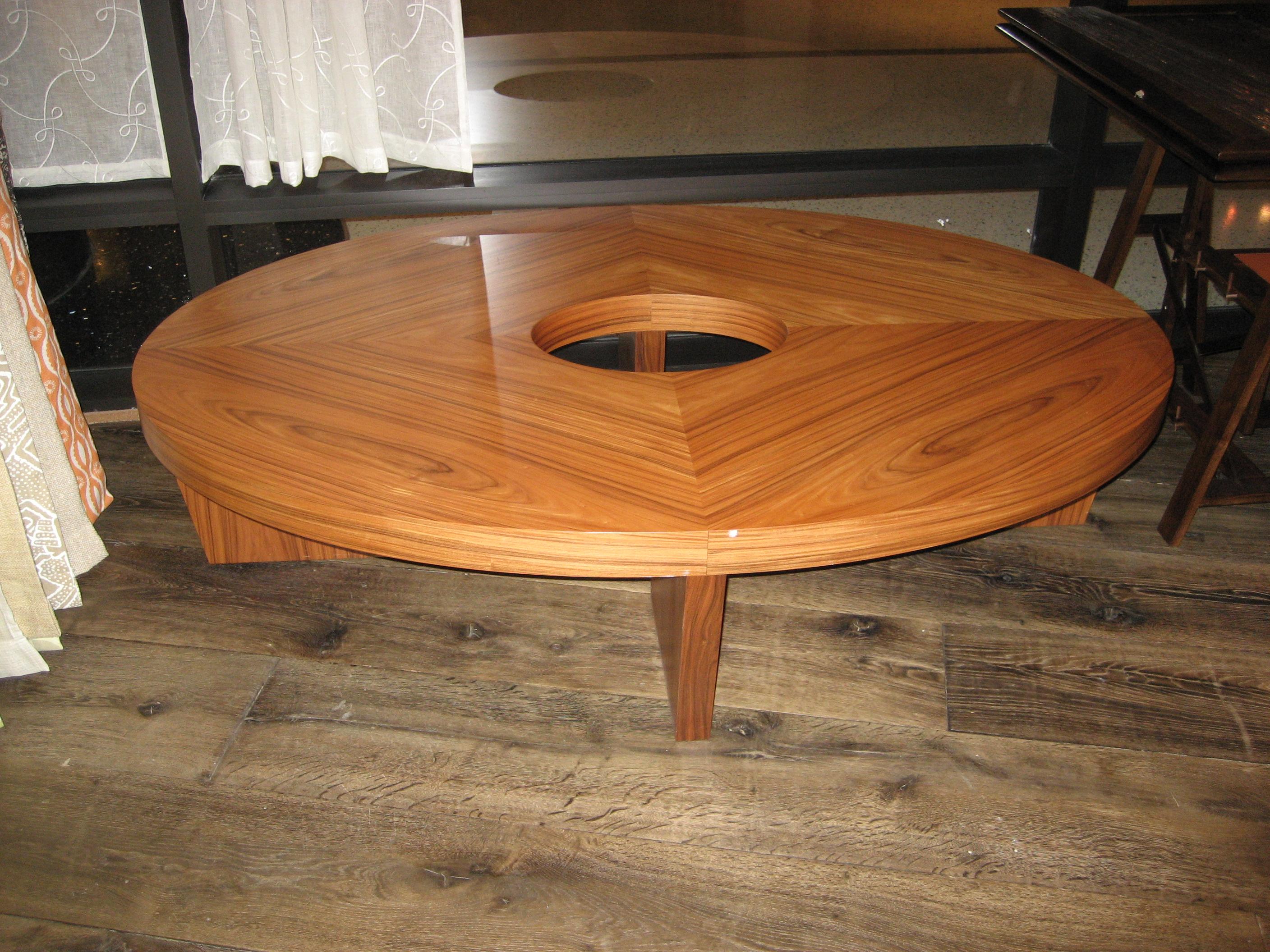Table basse en noyer en vente 5