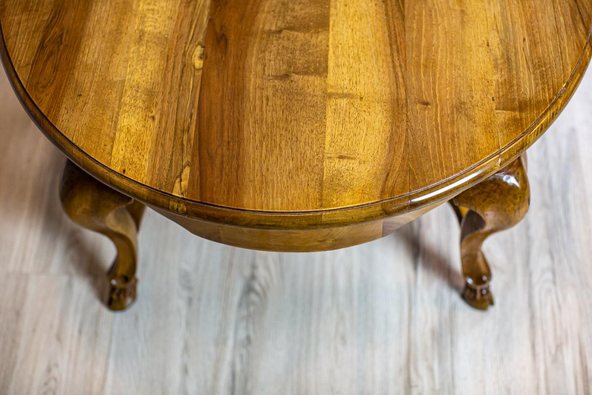 Walnut Living Room Coffee Table from the Early 20th Century in Light Brown 1