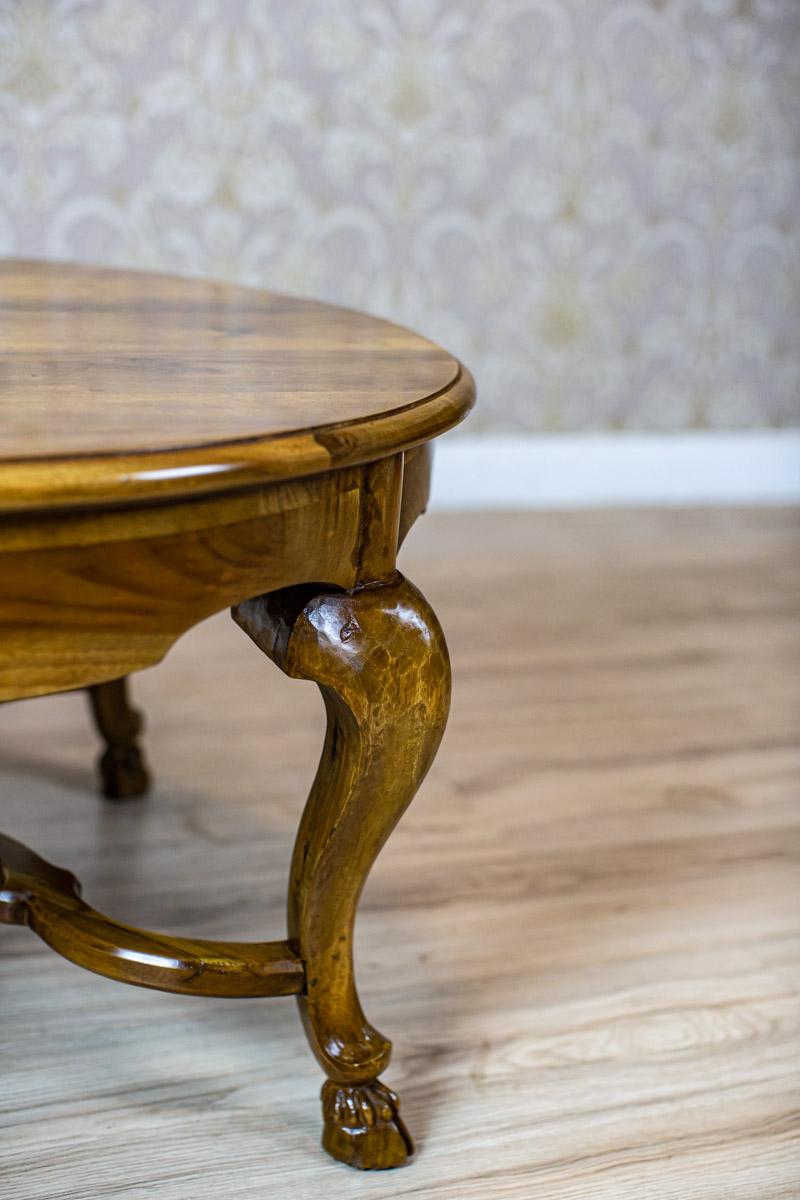 Walnut Living Room Coffee Table from the Early 20th Century in Light Brown 5