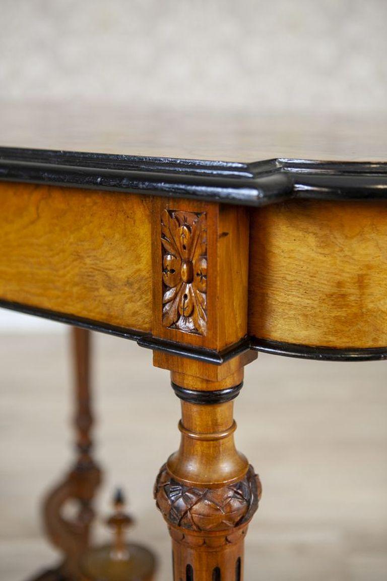 Walnut Coffee Table From the Late 19th Century For Sale 1