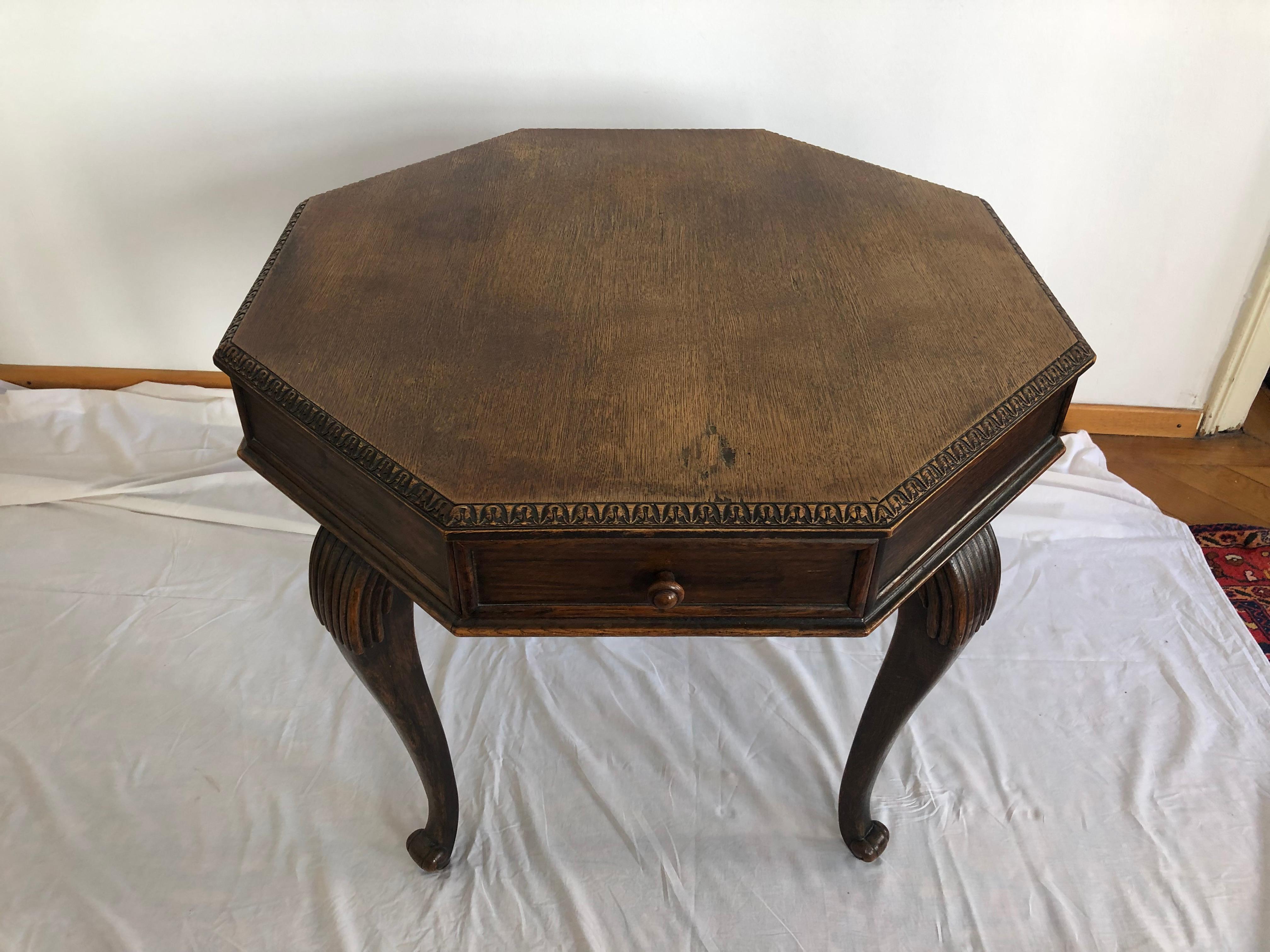 Chippendale style walnut construction with walnut veneer, made in Austria, circa 1880.