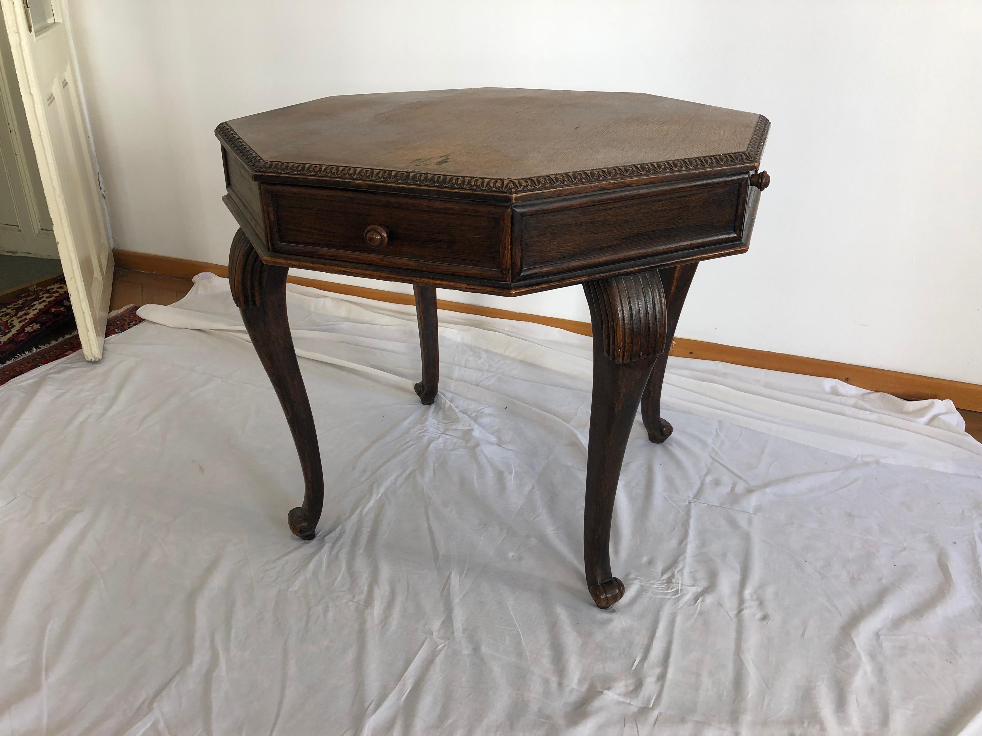 Fin du XIXe siècle Table basse en noyer, fin du XIXe siècle en vente