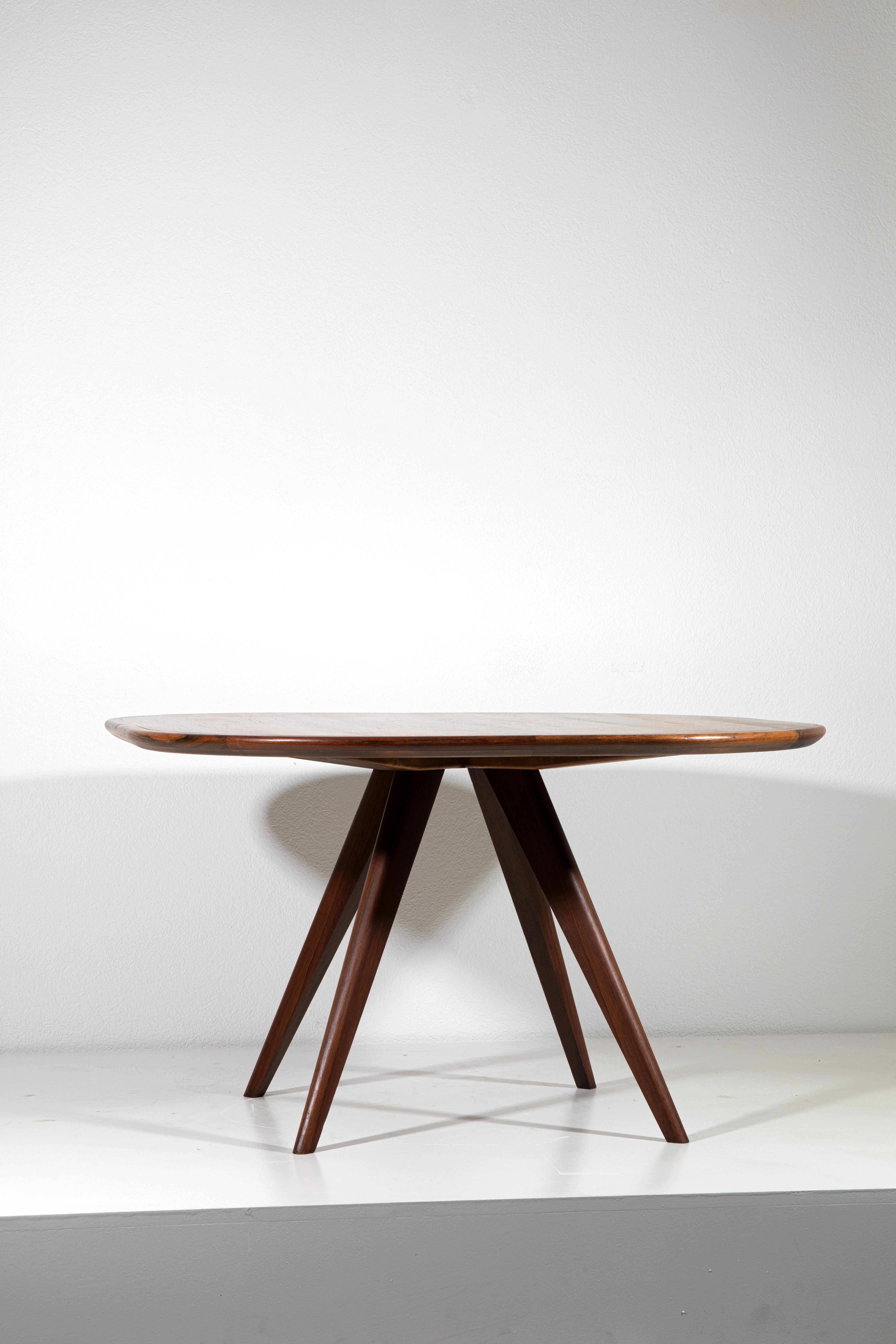 Italian Walnut Coktail Table For Sale