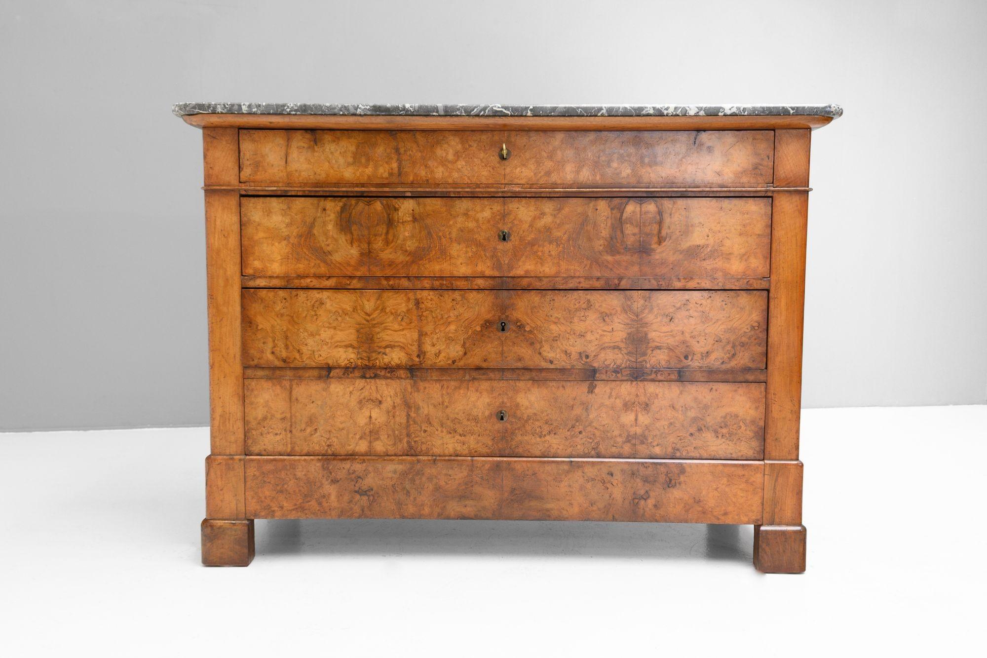 French marble topped walnut commode.
Circa 1870.
H 94cm x W 131cm x D 58cm
Please be in touch for an accurate shipping quote.