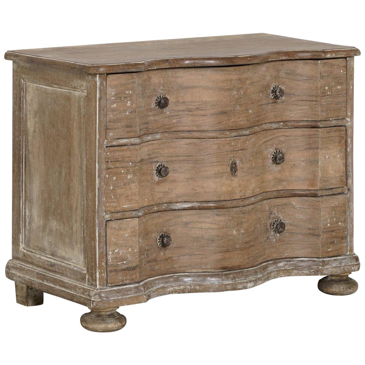 Walnut Commode with Serpentine Front and Original Patina