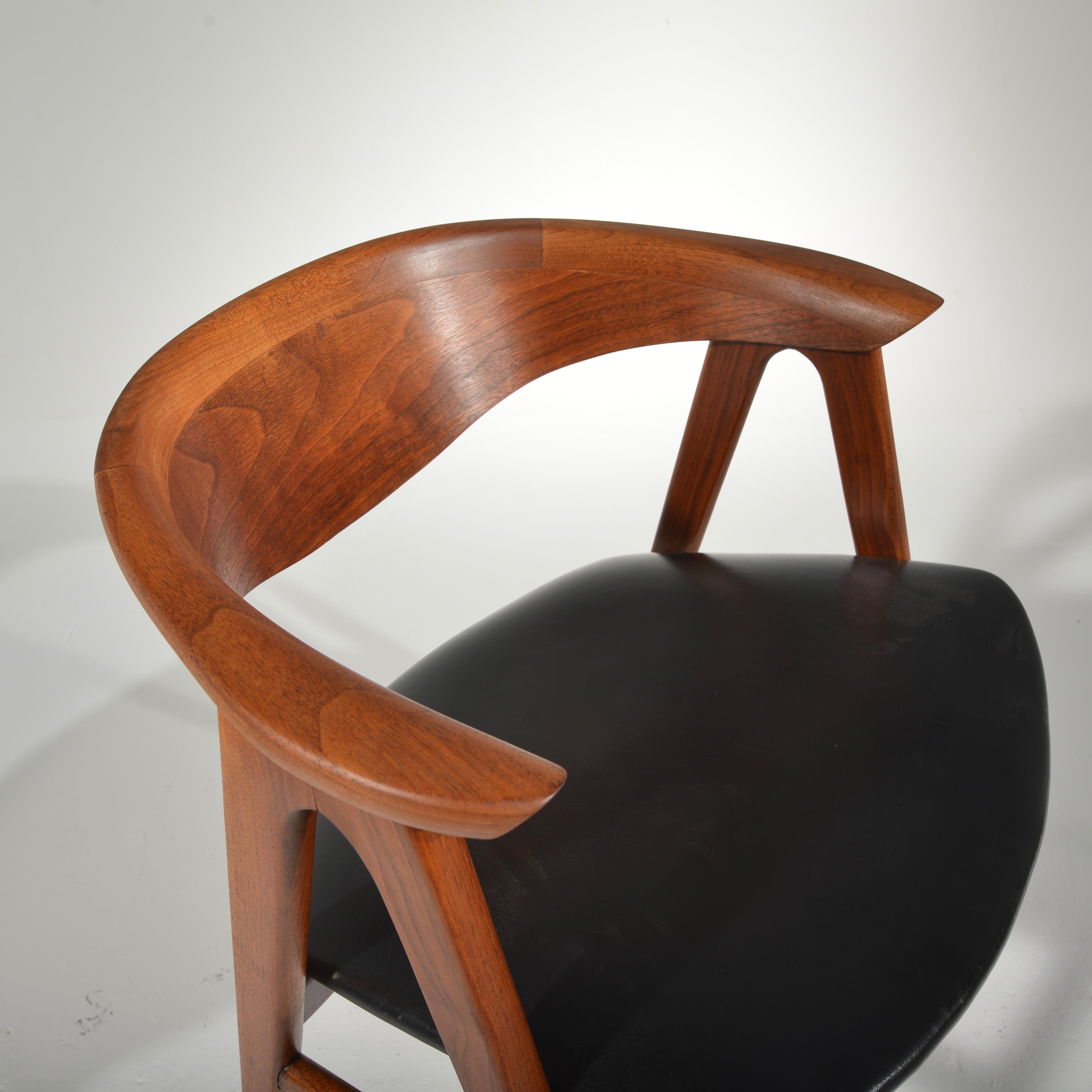 Walnut Compass Chair by Erik Kirkegaard for Høng Stolefabrik and DUX In Excellent Condition In Los Angeles, CA