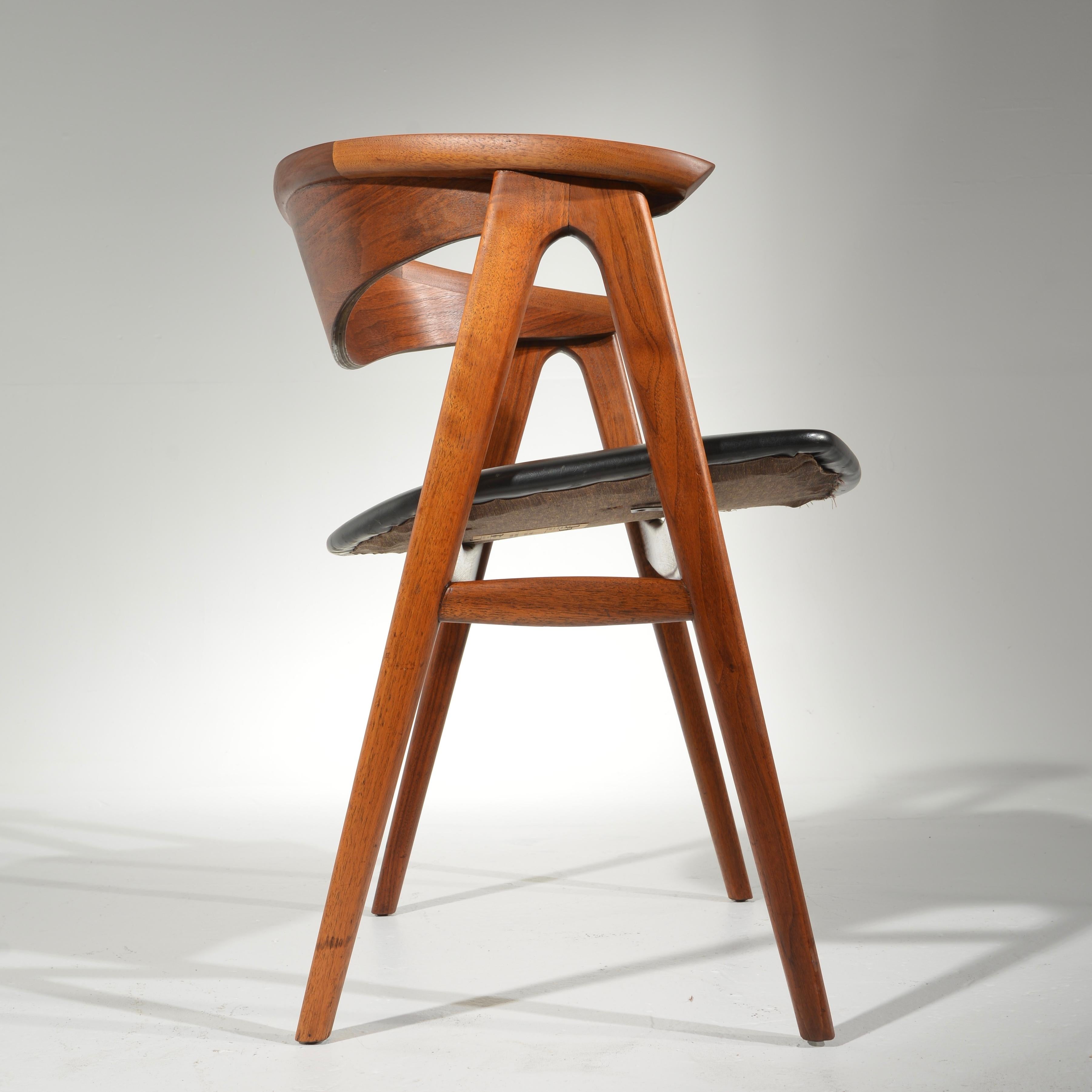 Mid-20th Century Walnut Compass Chair by Erik Kirkegaard for Høng Stolefabrik and DUX