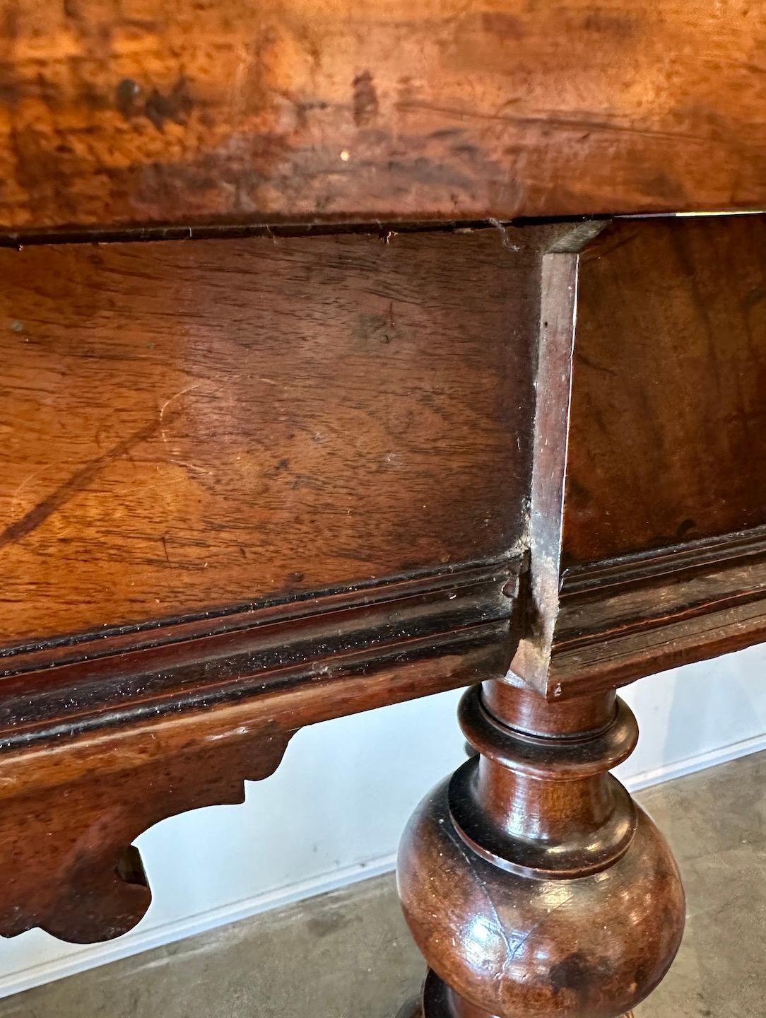 Walnut Console from Tuscany For Sale 4