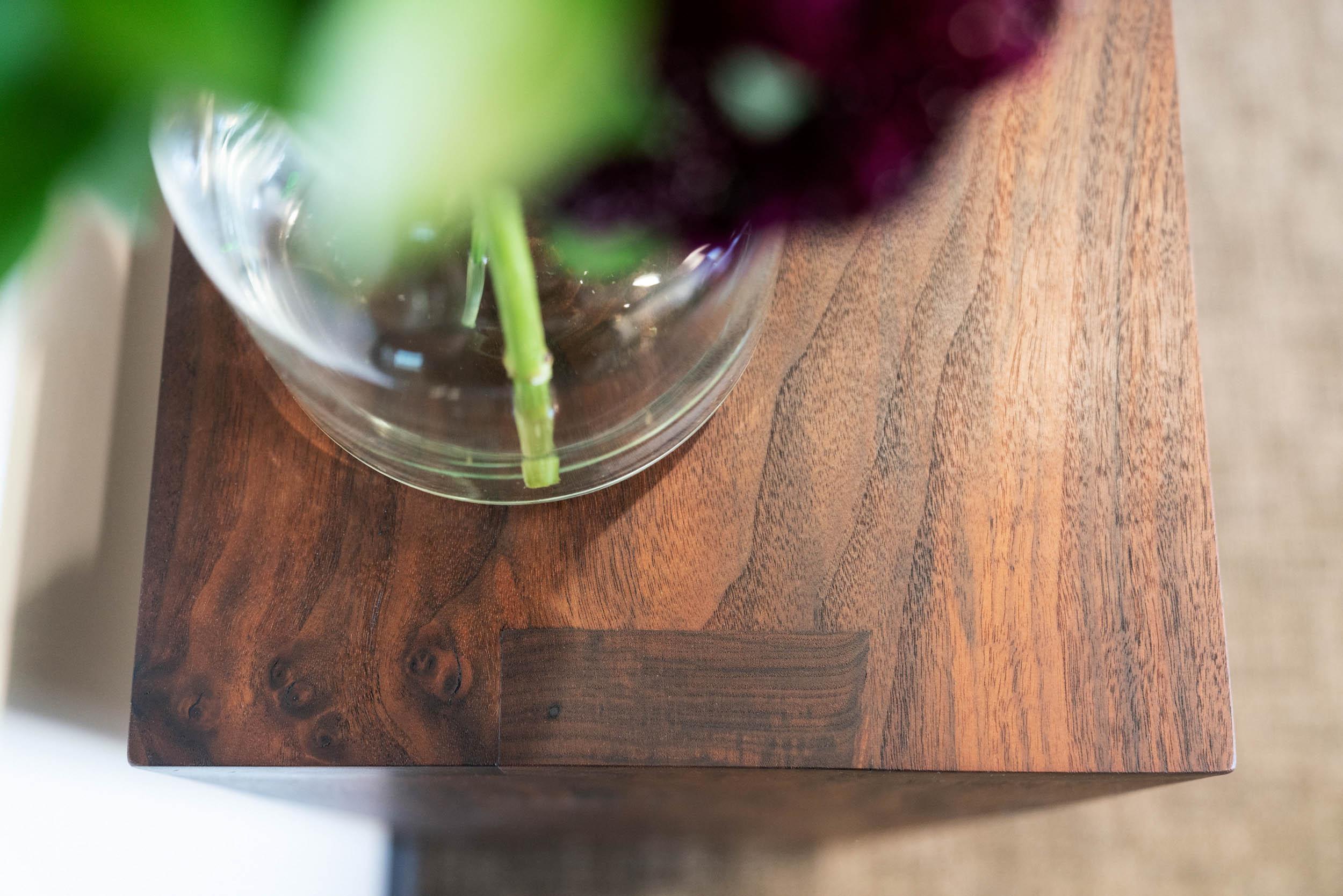 Table console étroite en bois de noyer d'Alabama Sawyer en vente 2