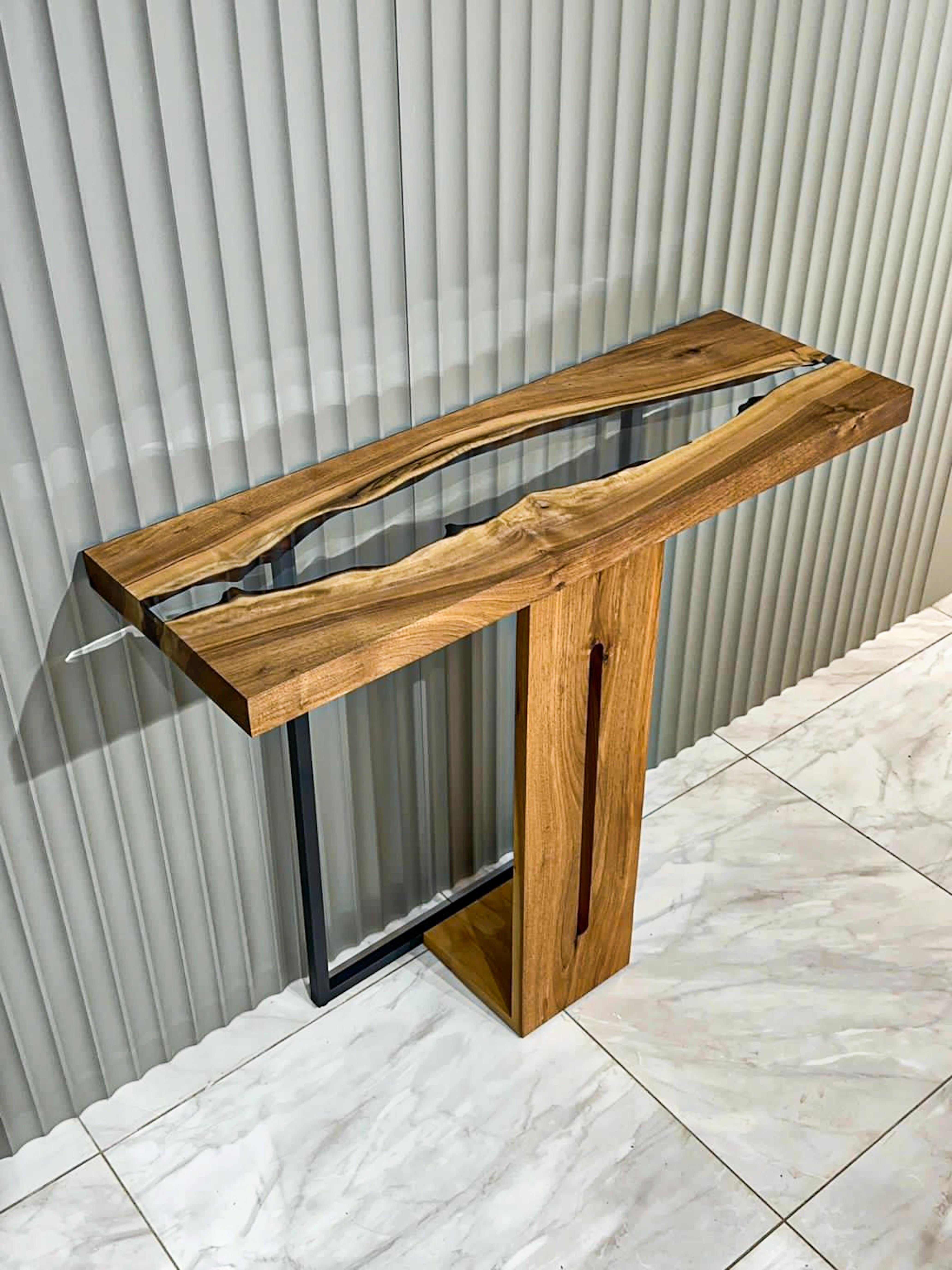 Walnut Console Table - Custom Epoxy Entrway Table - Brown Console Table In New Condition For Sale In İnegöl, TR