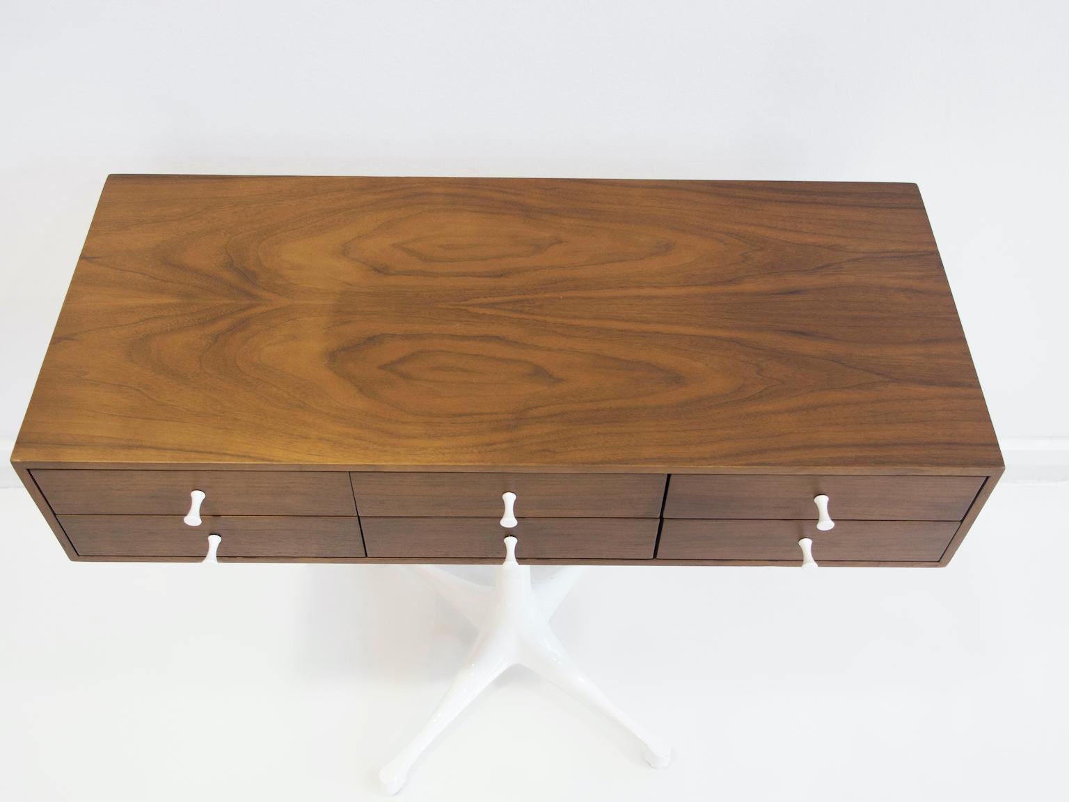 Walnut Console with Metal Base Attributed to George Nelson In Good Condition In Madrid, ES