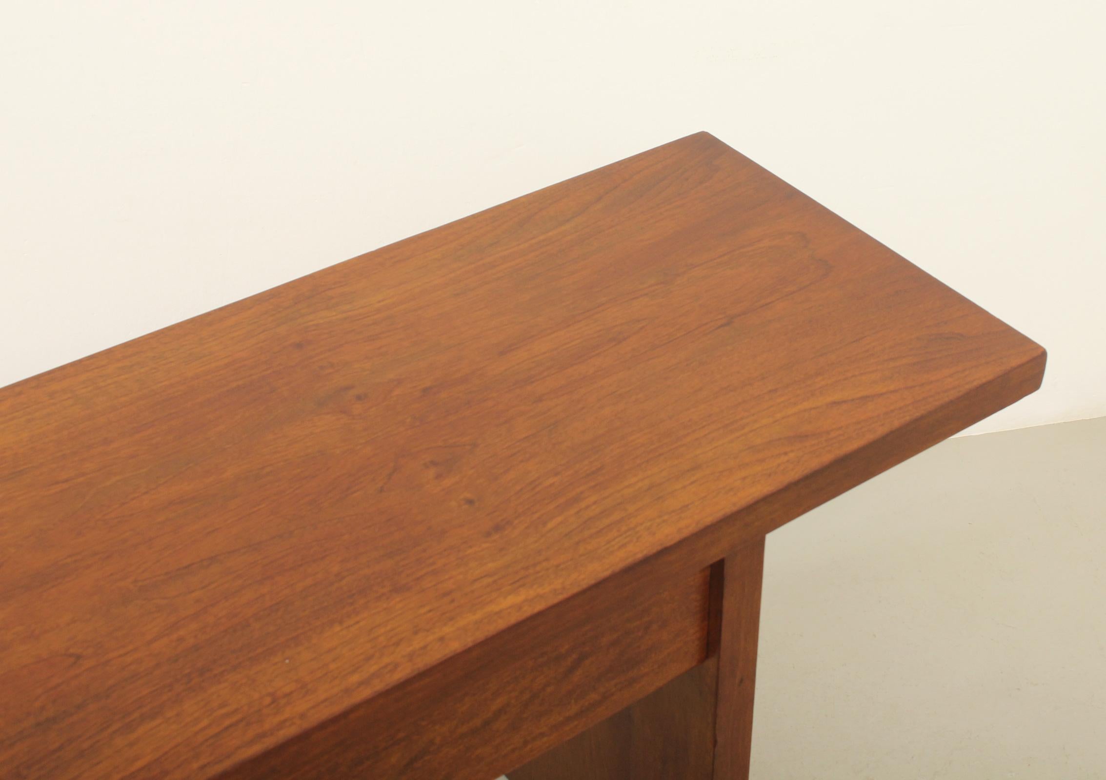 Console in noce con tre cassetti di Jordi Vilanova, Spagna in vendita 4