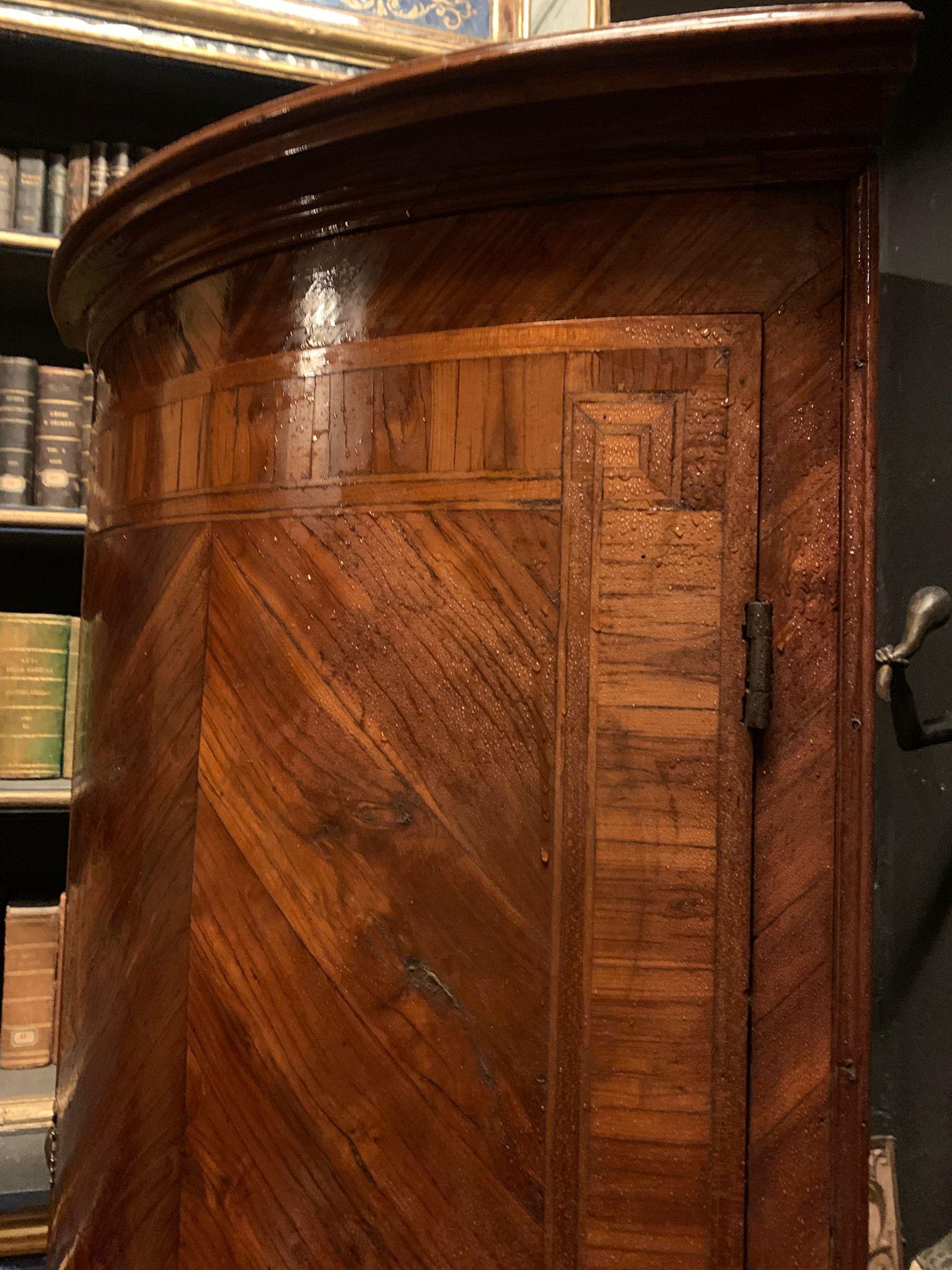 Inlay Walnut corner cabinet with one door, veneered with inlays, Italy For Sale