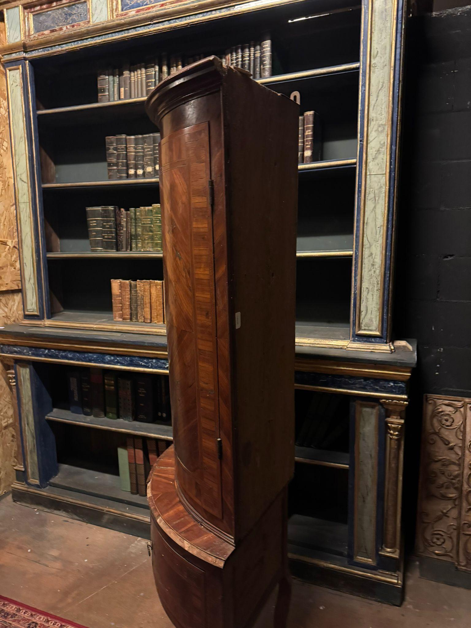 Walnut corner cabinet with one door, veneered with inlays, Italy For Sale 2