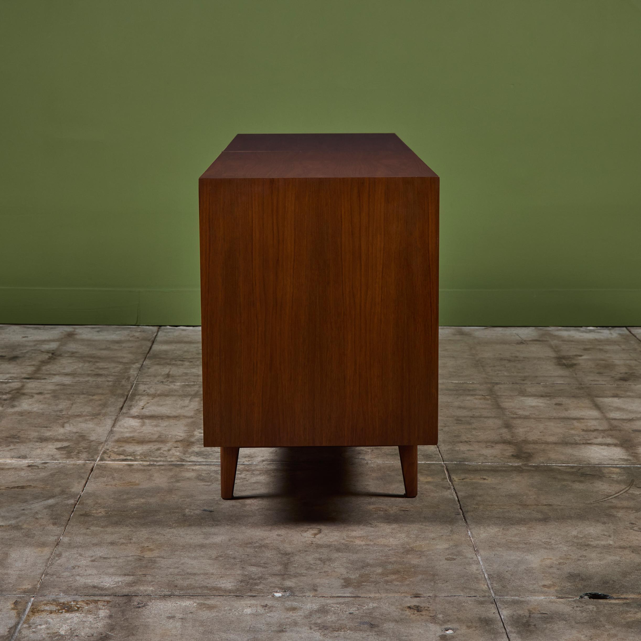 Walnut Credenza by Jens Risom In Good Condition For Sale In Los Angeles, CA