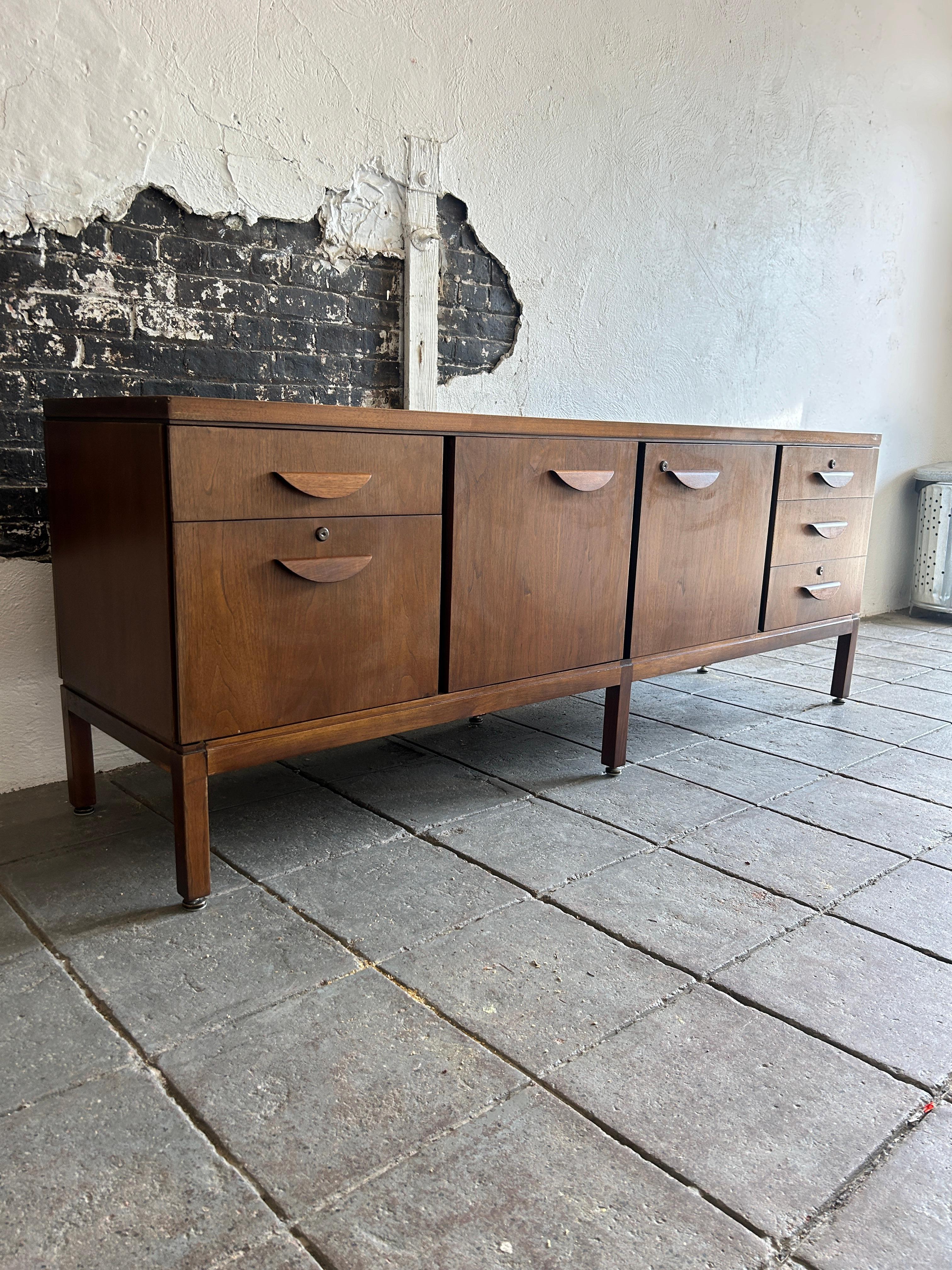 Beautiful walnut mid century office credenza fully locking carved handles 5