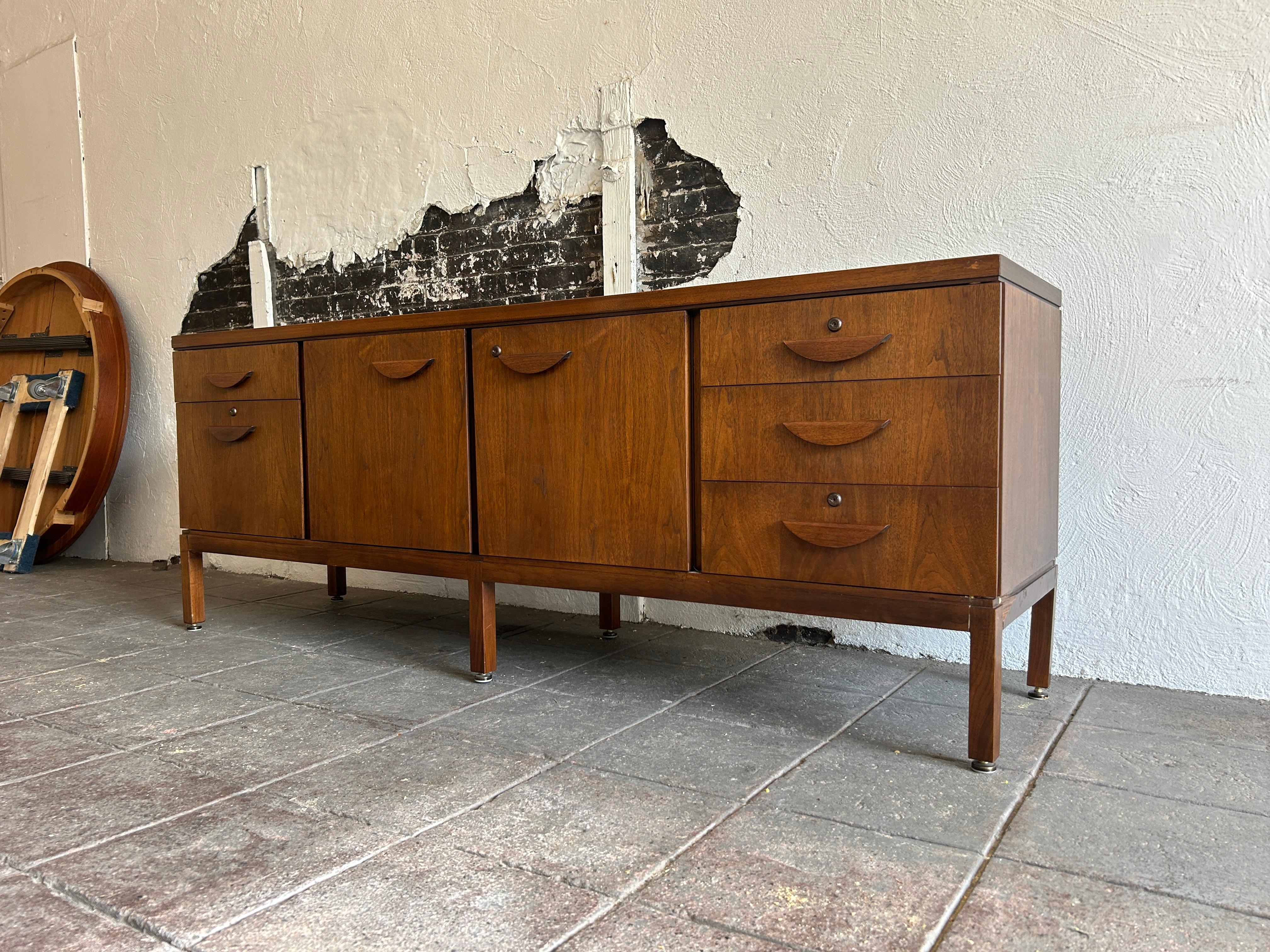 Beautiful walnut mid century office credenza fully locking carved handles 1