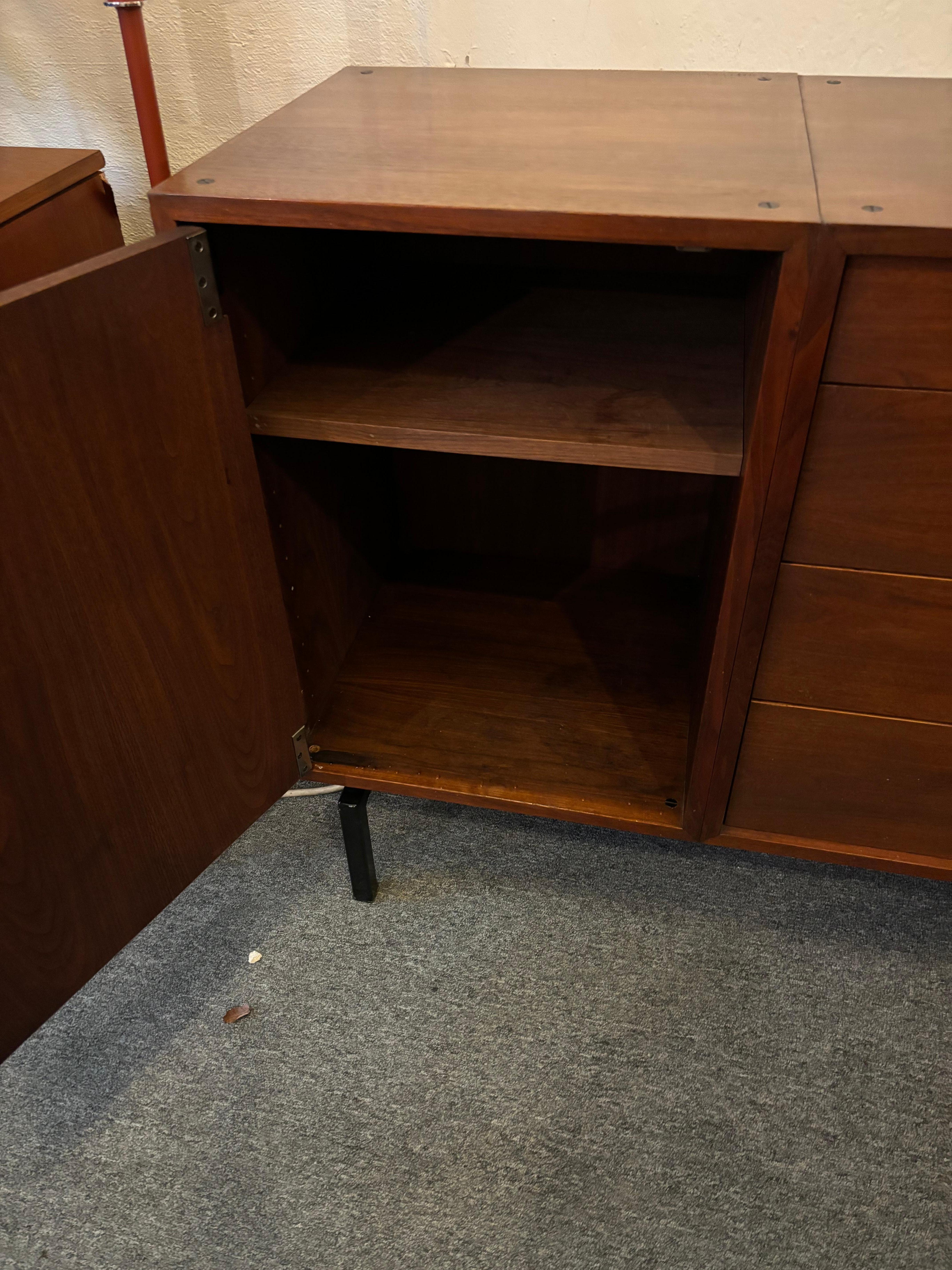 Walnut Credenza or Buffet in the Style of Knoll For Sale 12