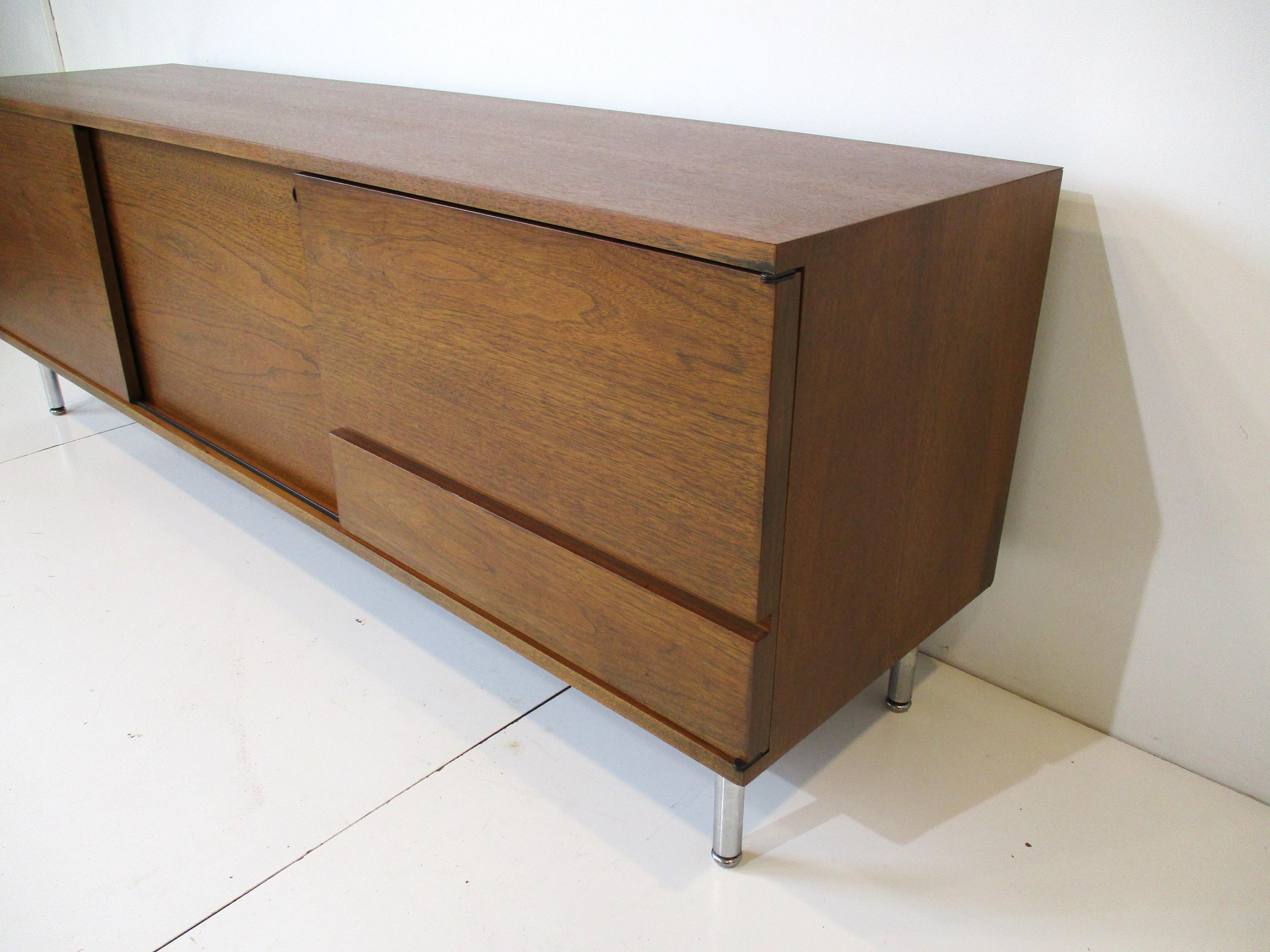 20th Century Walnut Credenza Sideboard in the Style of George Nelson / Herman Miller