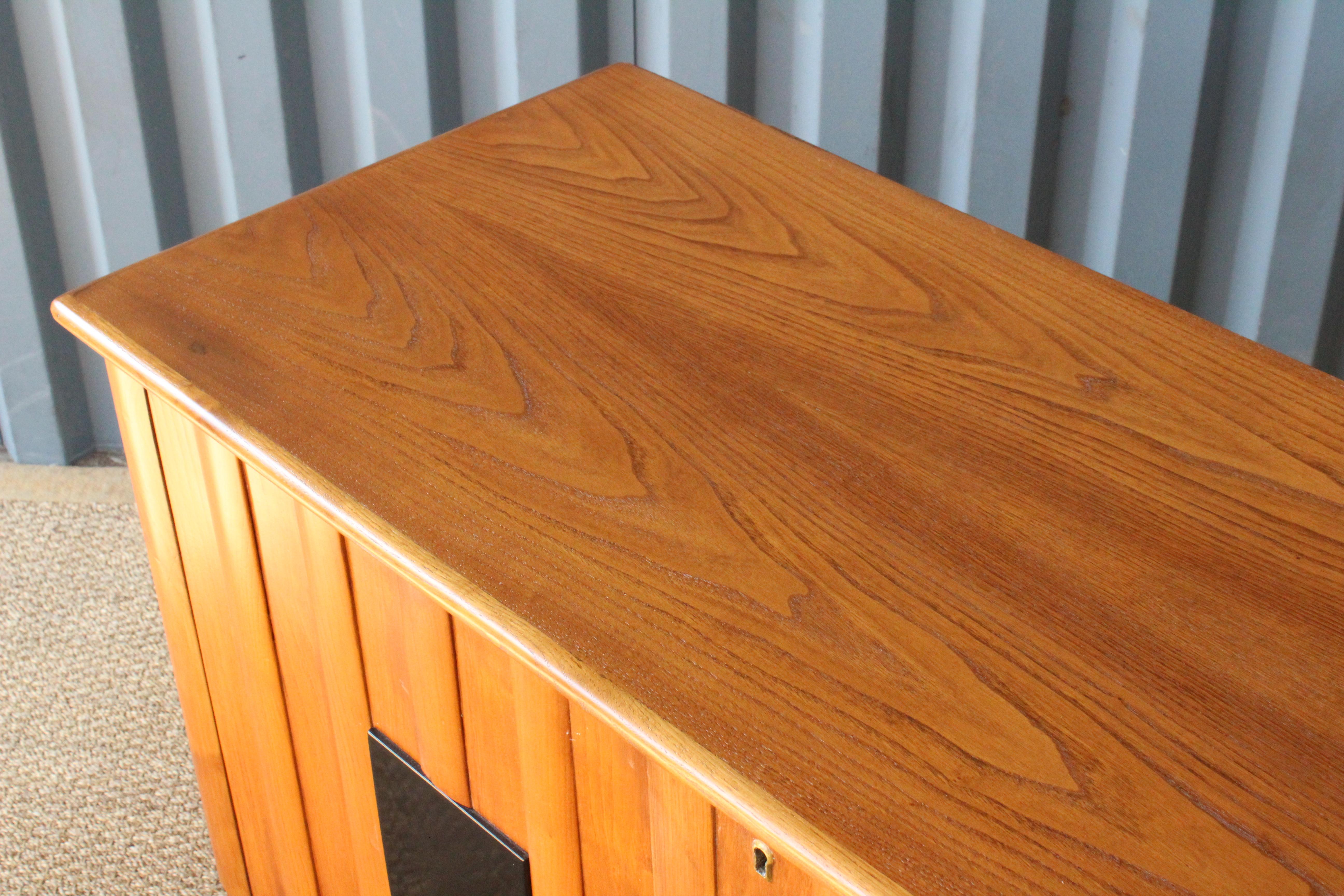 Mid-20th Century Walnut Credenza with Locking Doors, Italy, 1950s