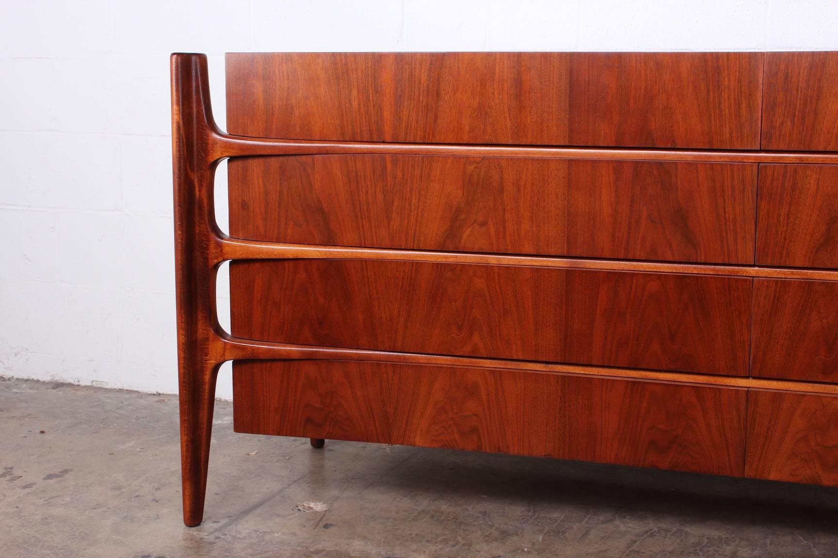 Walnut Curved Front Dresser Designed by William Hinn In Good Condition In Dallas, TX