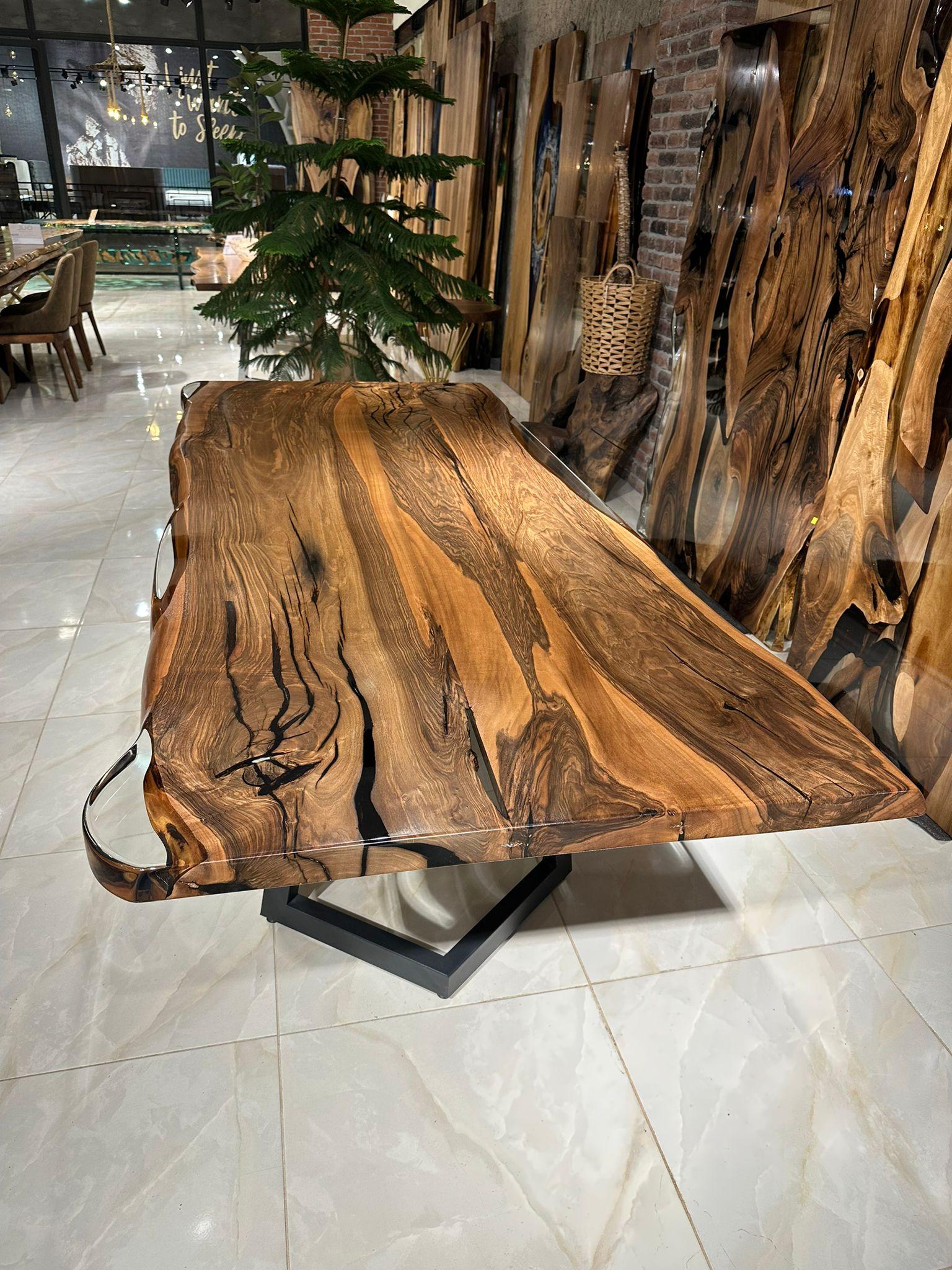 Walnut Custom Live Edge Dining Table In New Condition For Sale In İnegöl, TR